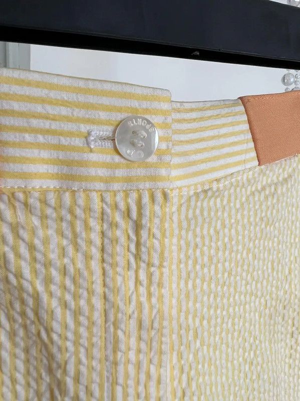 Dior Dior Yellow Women's Shorts 0089 Size 24" / US 00 / IT 34 - 2 Thumbnail