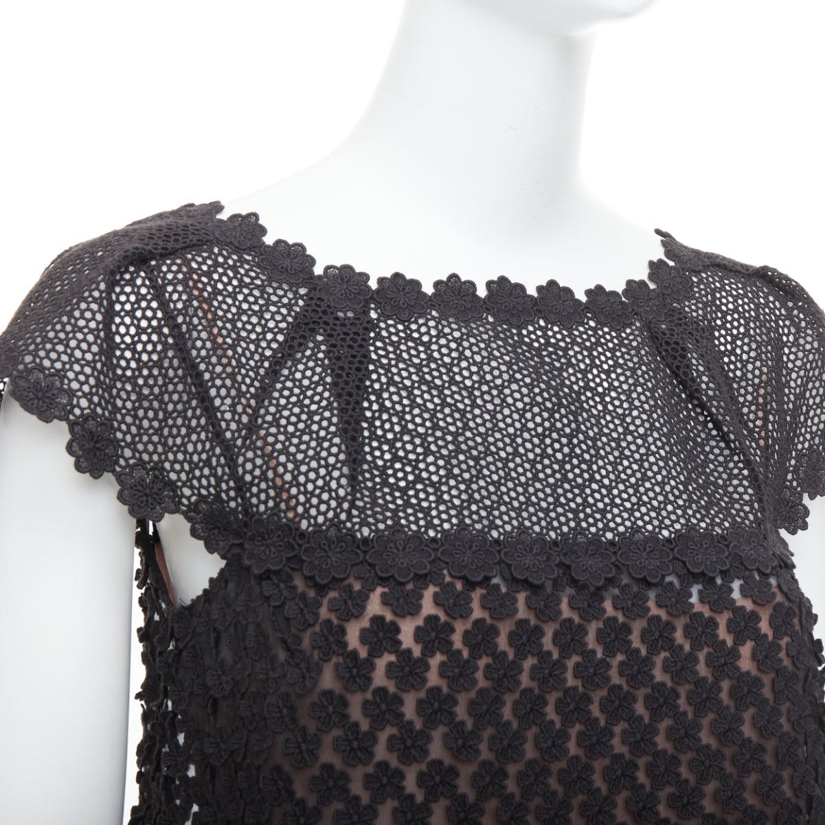 Prada PRADA 2011 black cotton floral applique lace silk lined dress IT38 XS Size XS / US 0-2 / IT 36-38 - 7 Thumbnail