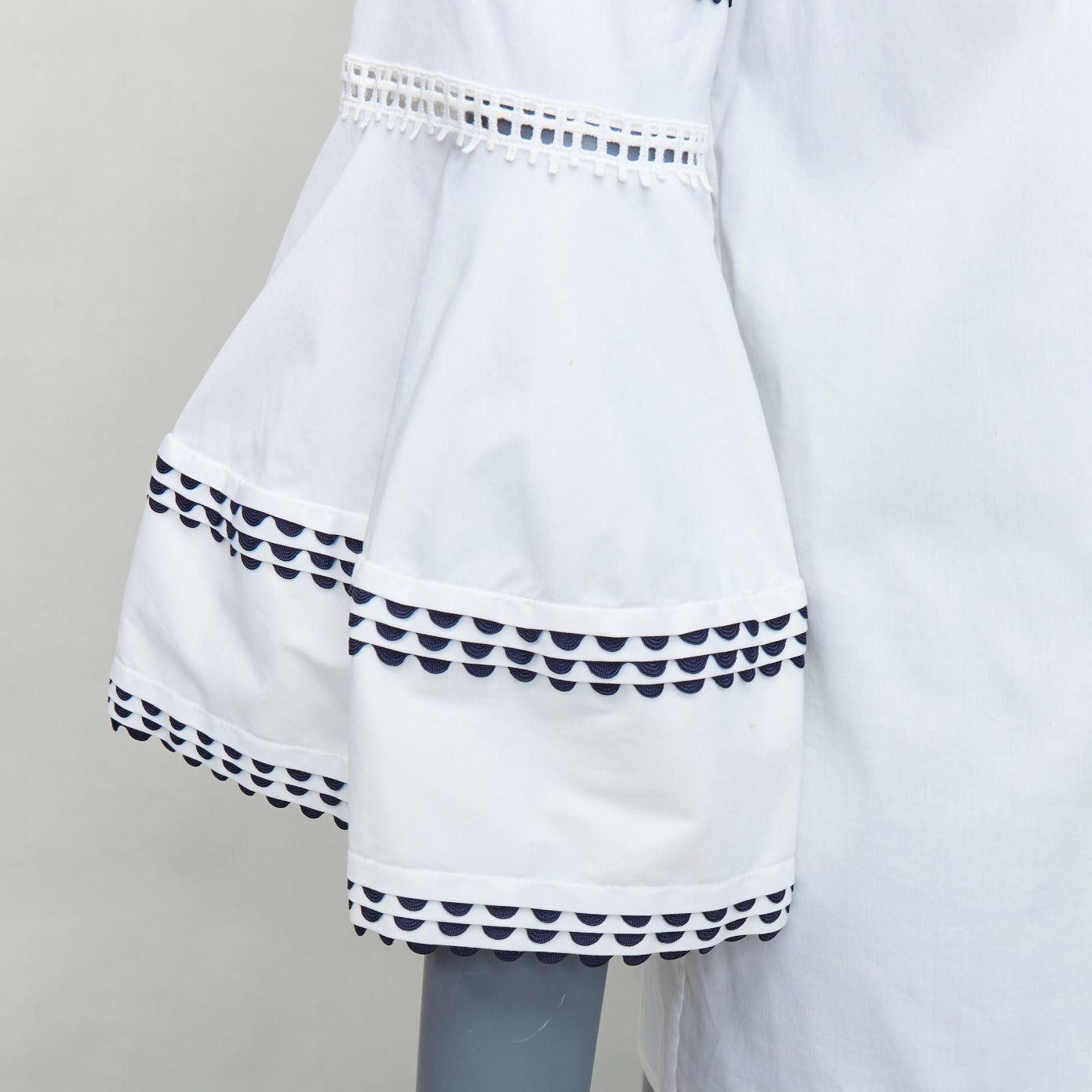 Oscar De La Renta OSCAR DE LA RENTA P17 cream black scallop trim flared sleeve top US4 S Size S / US 4 / IT 40 - 2 Thumbnail