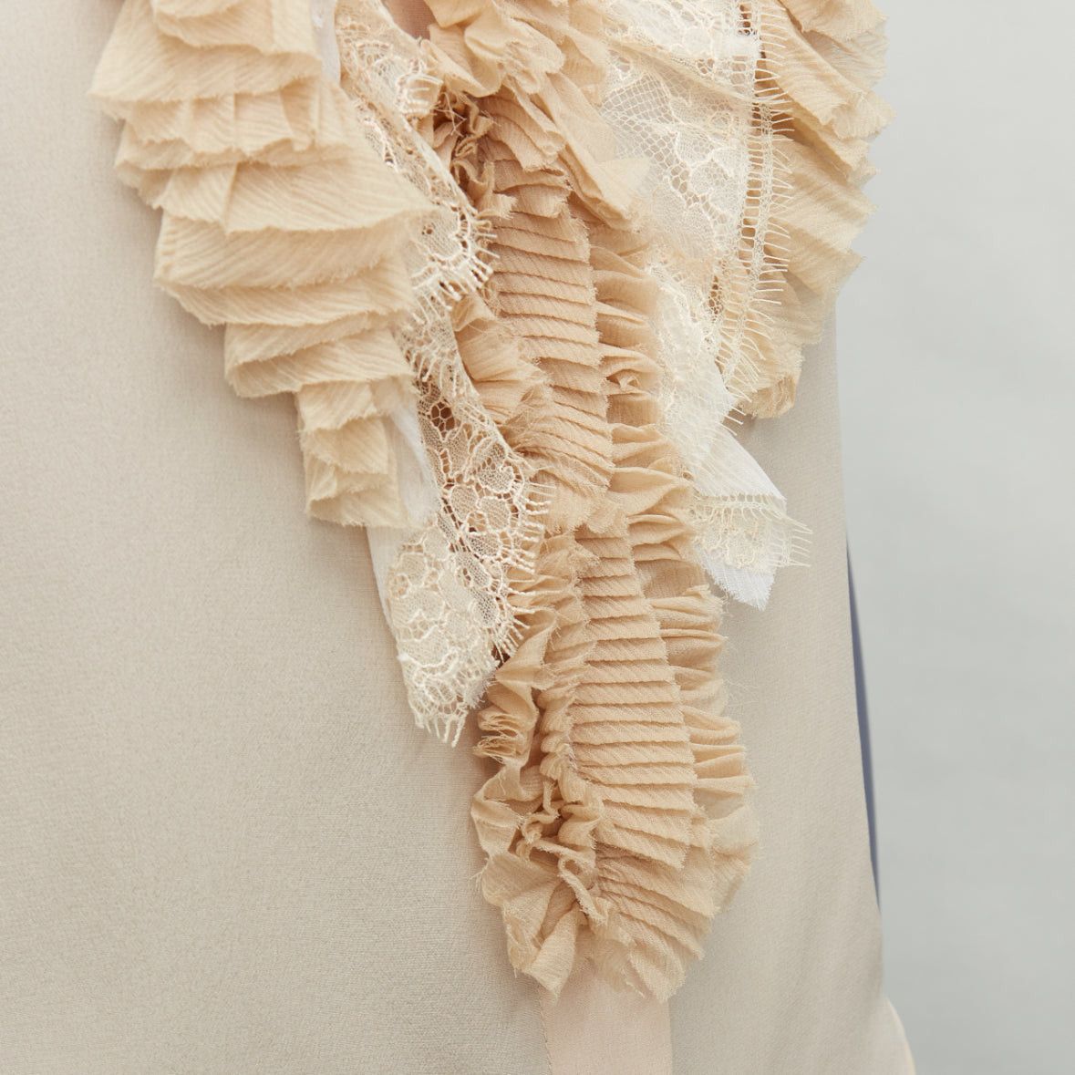 Prada PRADA 2006 Vintage 100% silk ruffle front high collar sleeveless shirt IT38 XS Size XS / US 0-2 / IT 36-38 - 7 Thumbnail