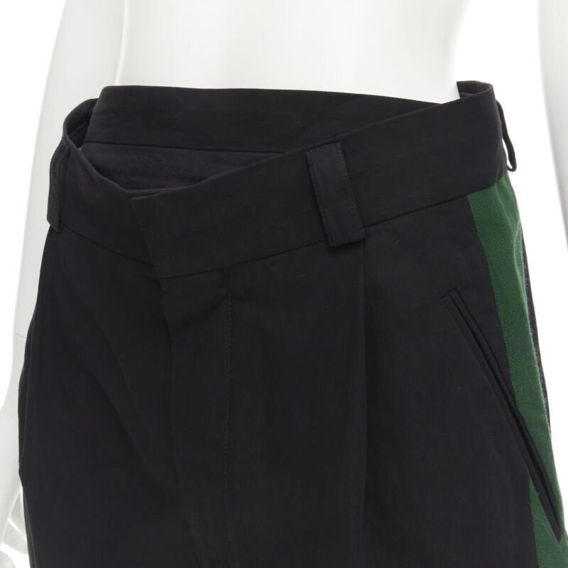 Haider Ackermann HAIDER ACKERMANN black green grosgrain trimmed side pleated front shorts FR34 XS Size 25" / US 0 / IT 36 - 2 Thumbnail