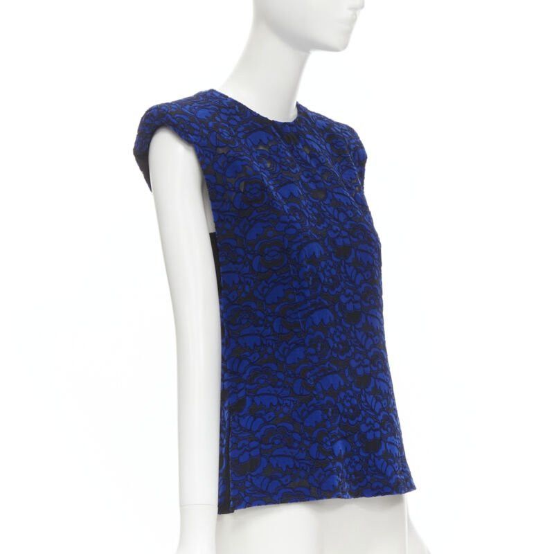 Louis Vuitton LOUIS VUITTON 2017 Runway cobalt blue floral velvet effect lace vest FR36 XS Size XS / US 0-2 / IT 36-38 - 3 Thumbnail