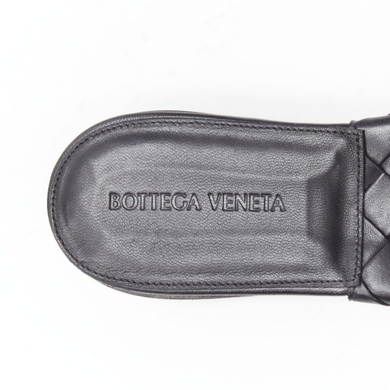 Bottega Veneta BOTTEGA VENETA Lido black padded Intrecciato woven square toe slides EU38.5 Size US 8.5 / IT 38.5 - 9 Thumbnail