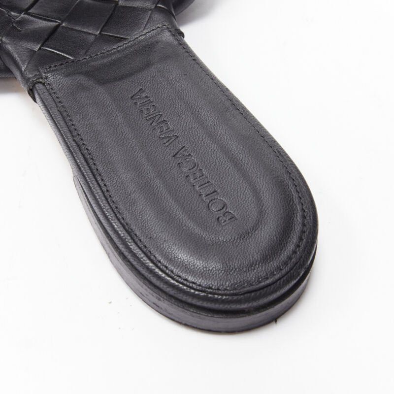 Bottega Veneta BOTTEGA VENETA Lido black padded Intrecciato woven square toe slides EU38.5 Size US 8.5 / IT 38.5 - 8 Thumbnail