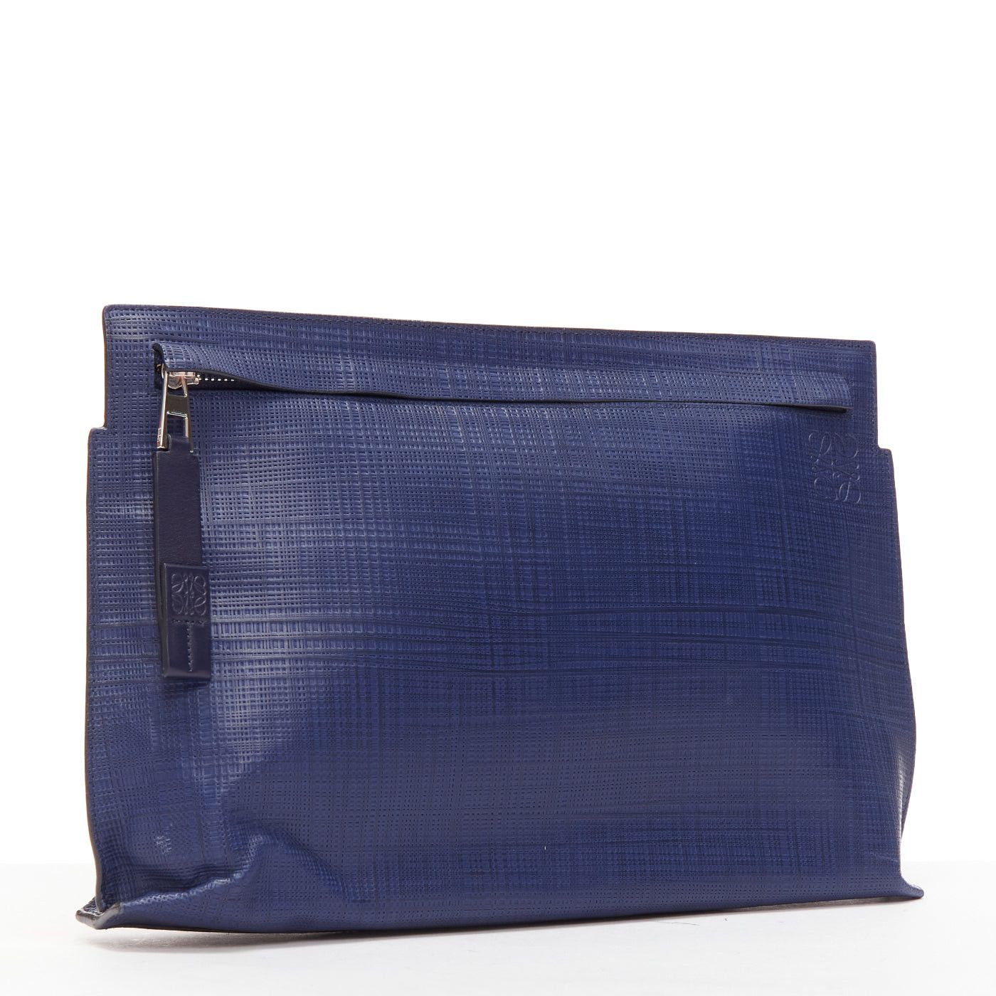 Loewe LOEWE T Pouch navy textured checkered leather silver zip wrist clutch bag Size ONE SIZE - 3 Thumbnail