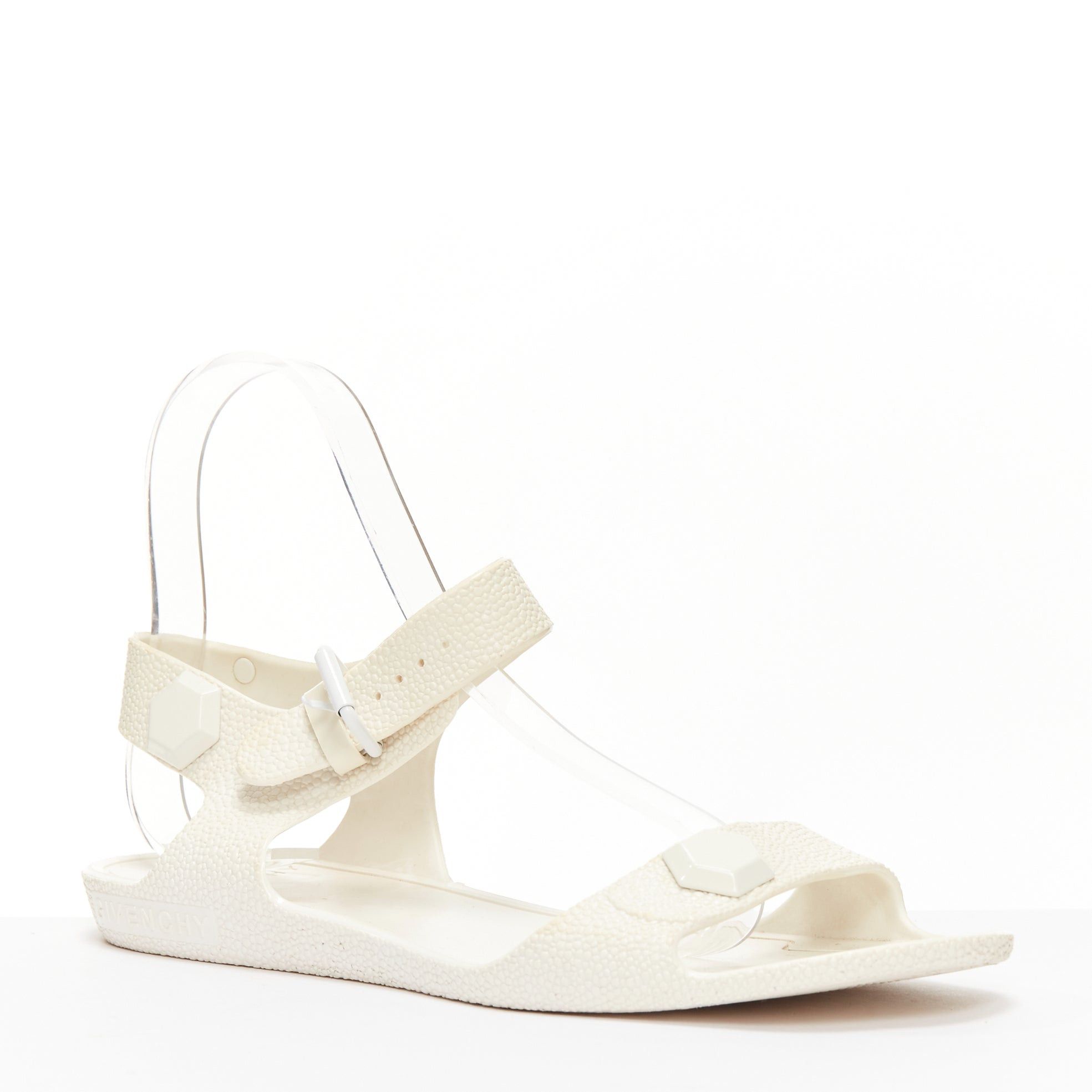 Givenchy GIVENCHY white textured rubber hexagon stud flat jelly sandals EU41 Size US 11 / IT 41 - 2 Thumbnail