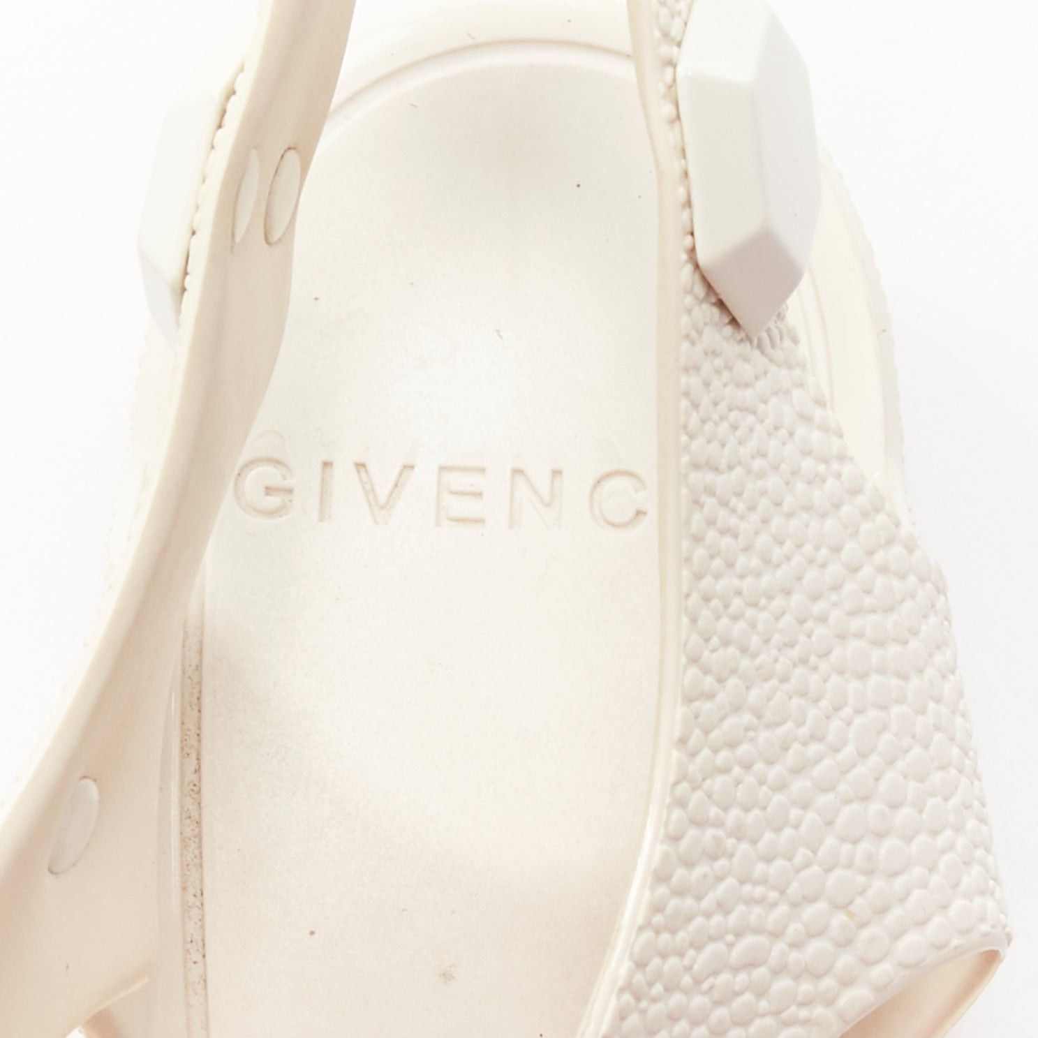 Givenchy GIVENCHY white textured rubber hexagon stud flat jelly sandals EU41 Size US 11 / IT 41 - 9 Thumbnail