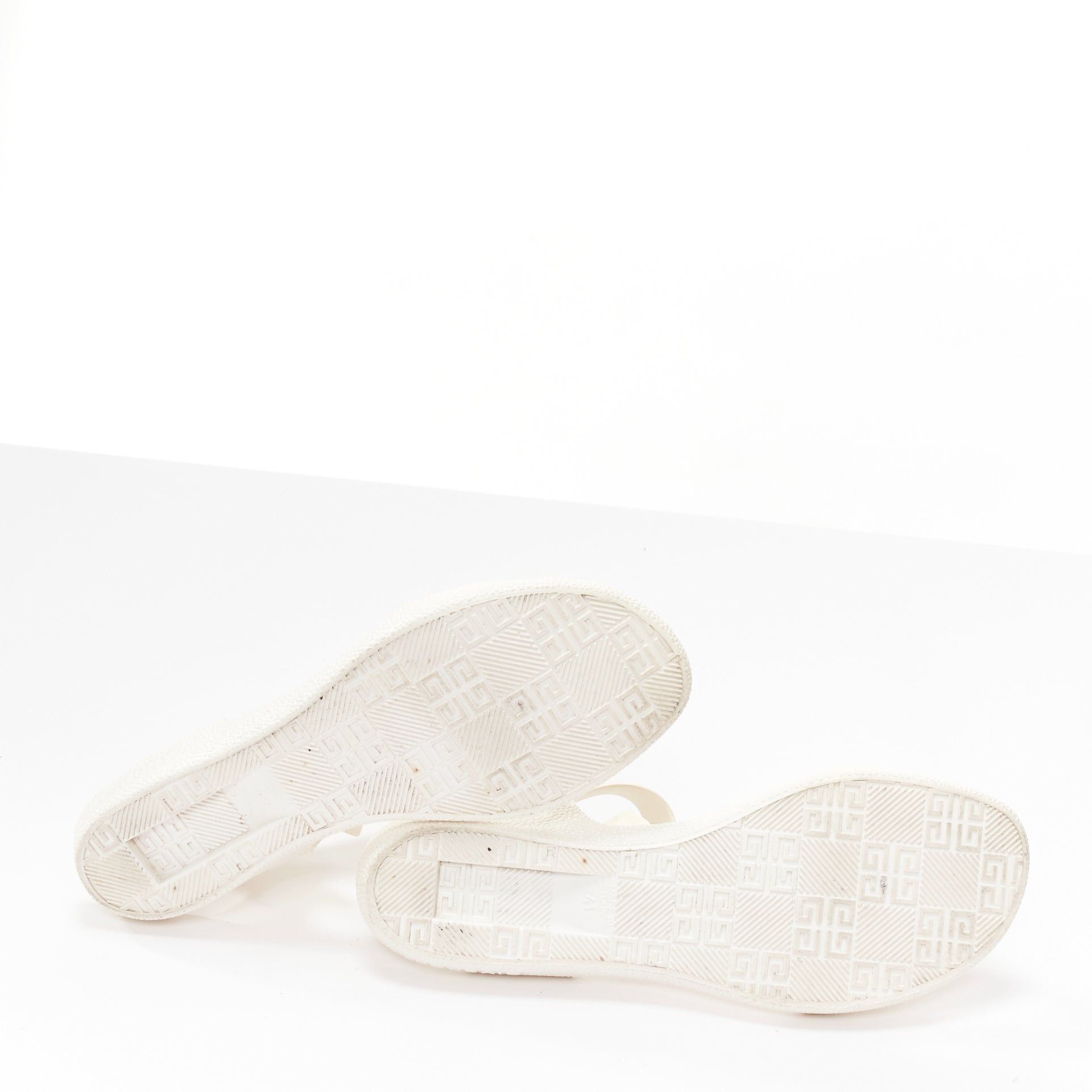 Givenchy GIVENCHY white textured rubber hexagon stud flat jelly sandals EU41 Size US 11 / IT 41 - 11 Thumbnail