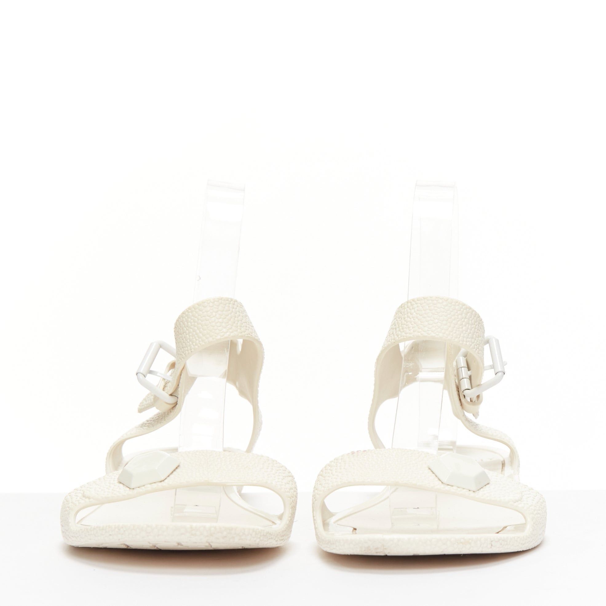 Givenchy GIVENCHY white textured rubber hexagon stud flat jelly sandals EU41 Size US 11 / IT 41 - 3 Thumbnail