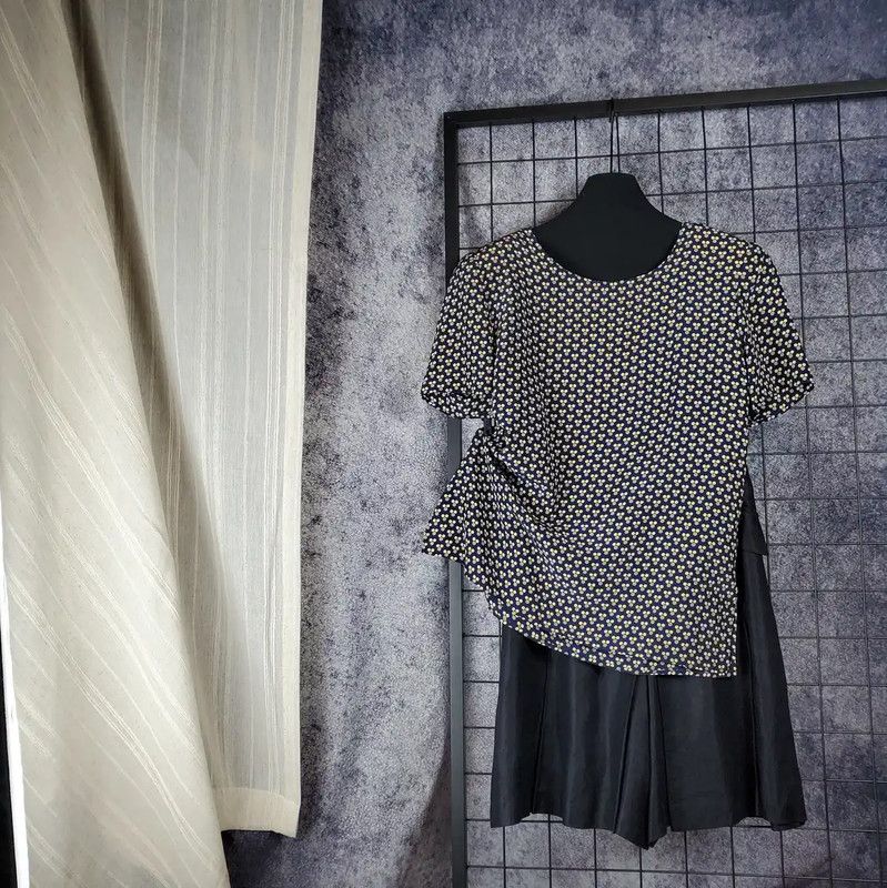 Dior Dior Navy Silk Print Short Sleeve Top 0089 Size M / US 6-8 / IT 42-44 - 2 Thumbnail