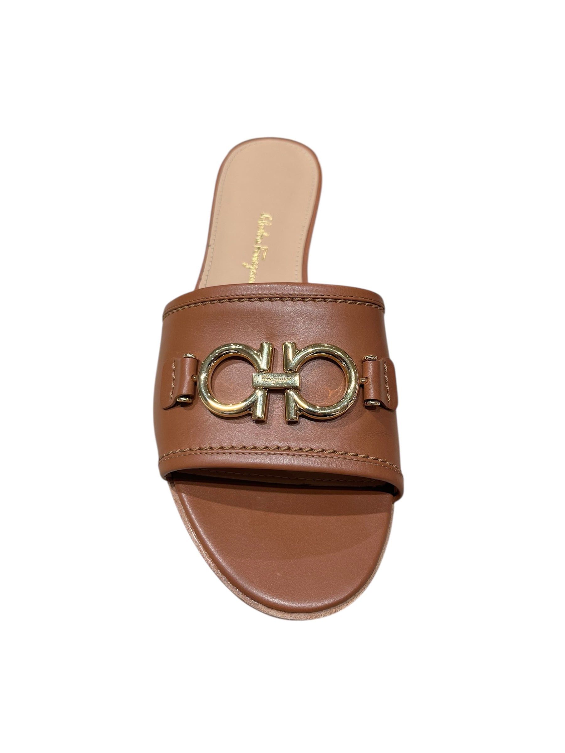 Salvatore Ferragamo Ferragamo Logo Rhodes Slide Sandals SIZE 5 Size ONE SIZE - 3 Thumbnail