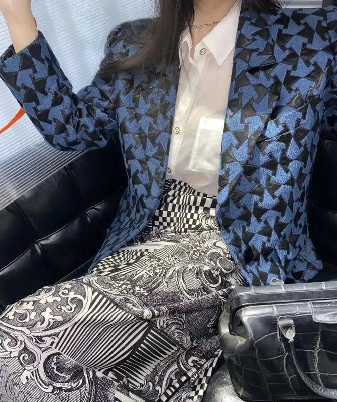 Dior Dior Women's Blue Coat with Unique Pattern 0089 Size M / US 6-8 / IT 42-44 - 2 Thumbnail