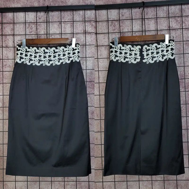 Dior Dior Black Cotton Embroidered Midi Skirt 0089 Size 27" / US 4 / IT 40 - 2 Thumbnail
