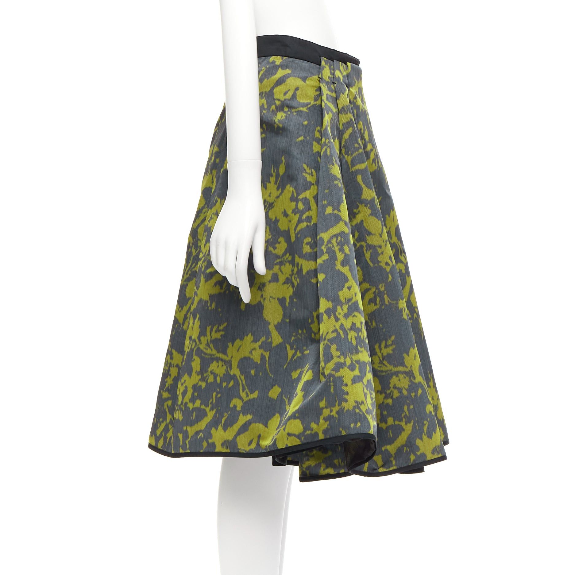 Louis Vuitton LOUIS VUITTON green floral jacquard velvet trim LV zip flared skirt Size 26" / US 2 / IT 38 - 4 Thumbnail