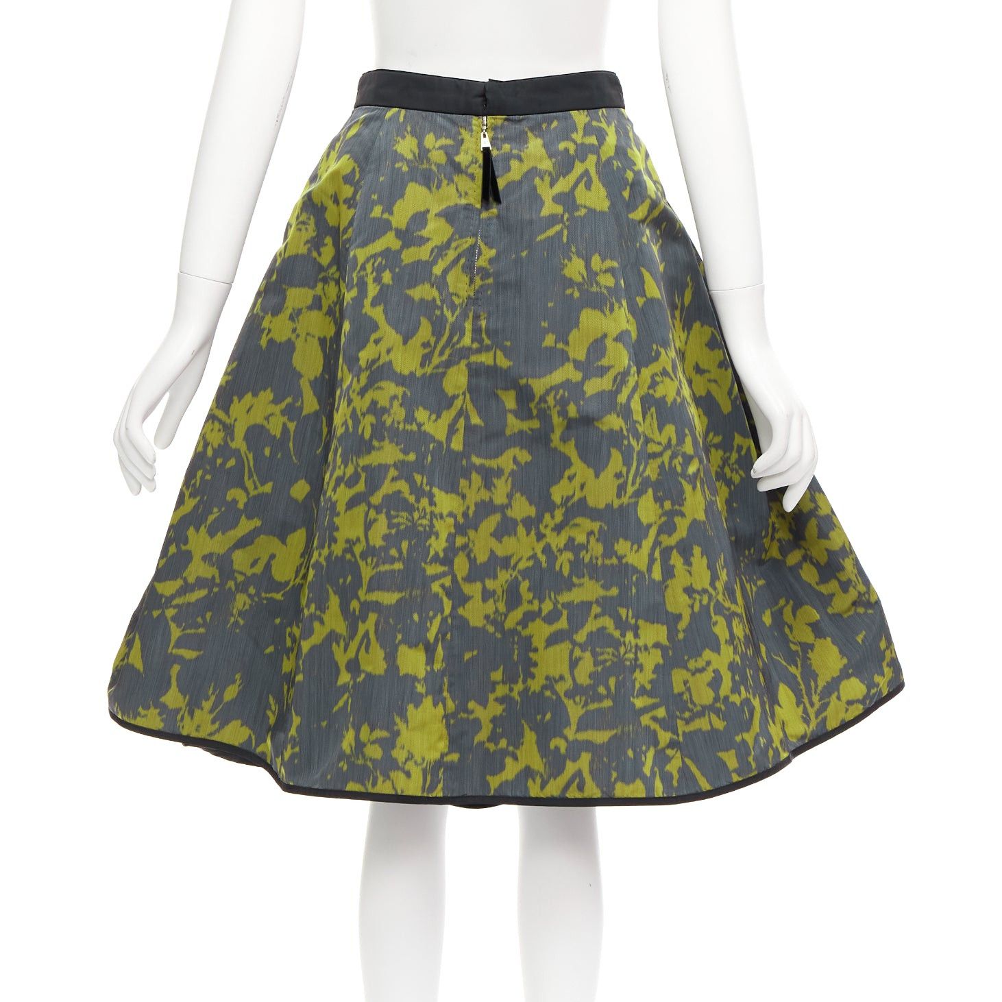 Louis Vuitton LOUIS VUITTON green floral jacquard velvet trim LV zip flared skirt Size 26" / US 2 / IT 38 - 5 Thumbnail