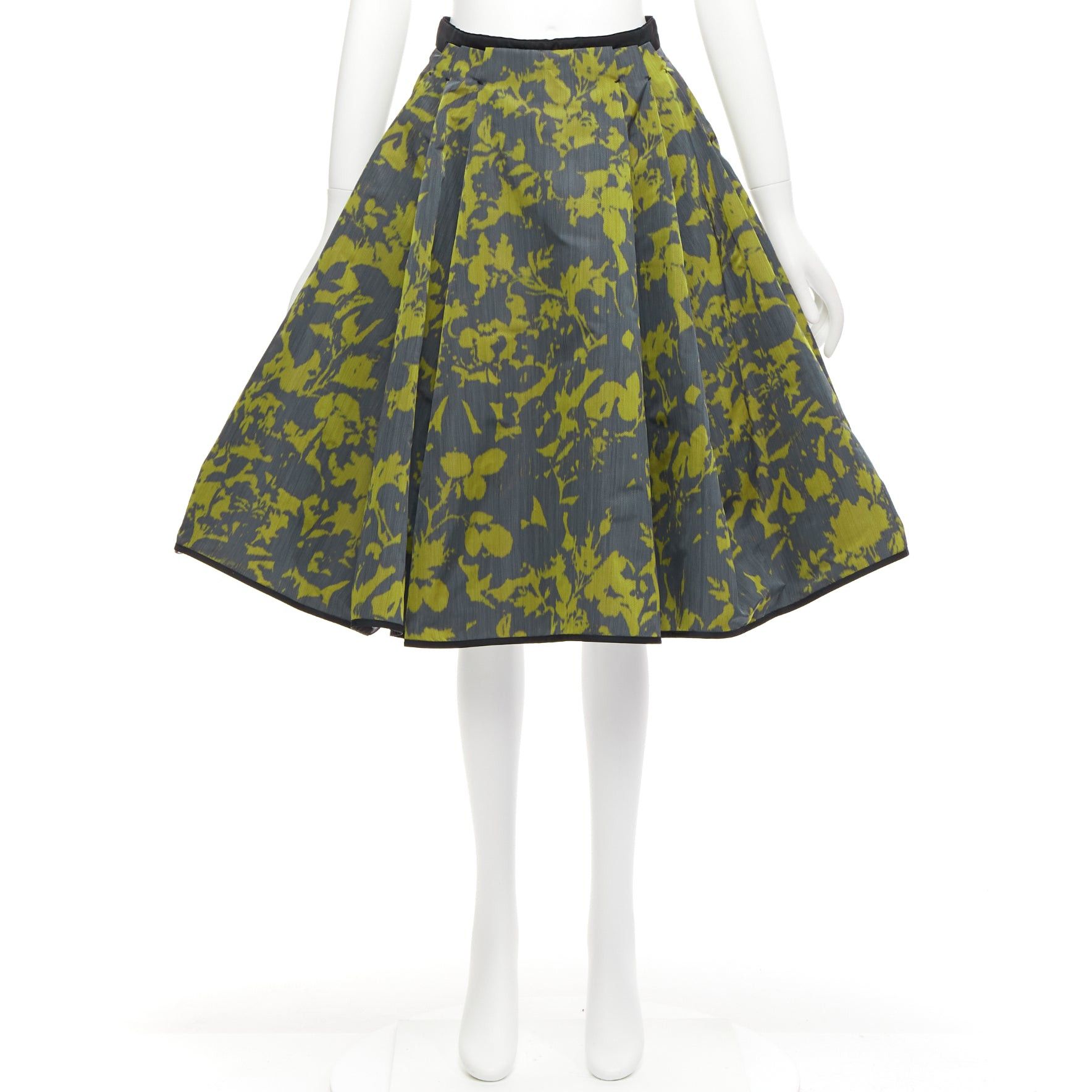 Louis Vuitton LOUIS VUITTON green floral jacquard velvet trim LV zip flared skirt Size 26" / US 2 / IT 38 - 8 Thumbnail