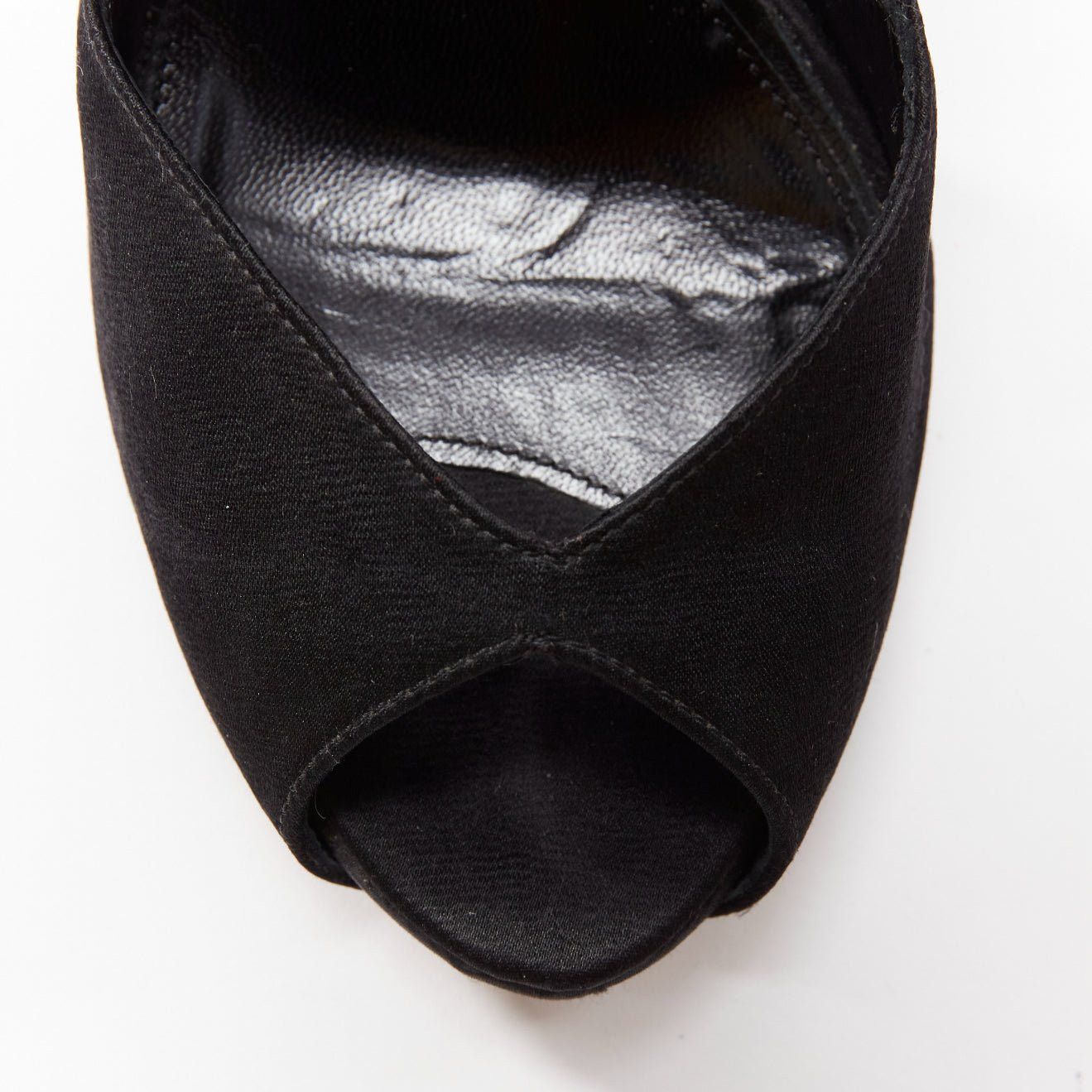 Alexander McQueen ALEXANDER MCQUEEN black satin clear lucite dagger peep toe heel EU37 Size US 7 / IT 37 - 6 Thumbnail