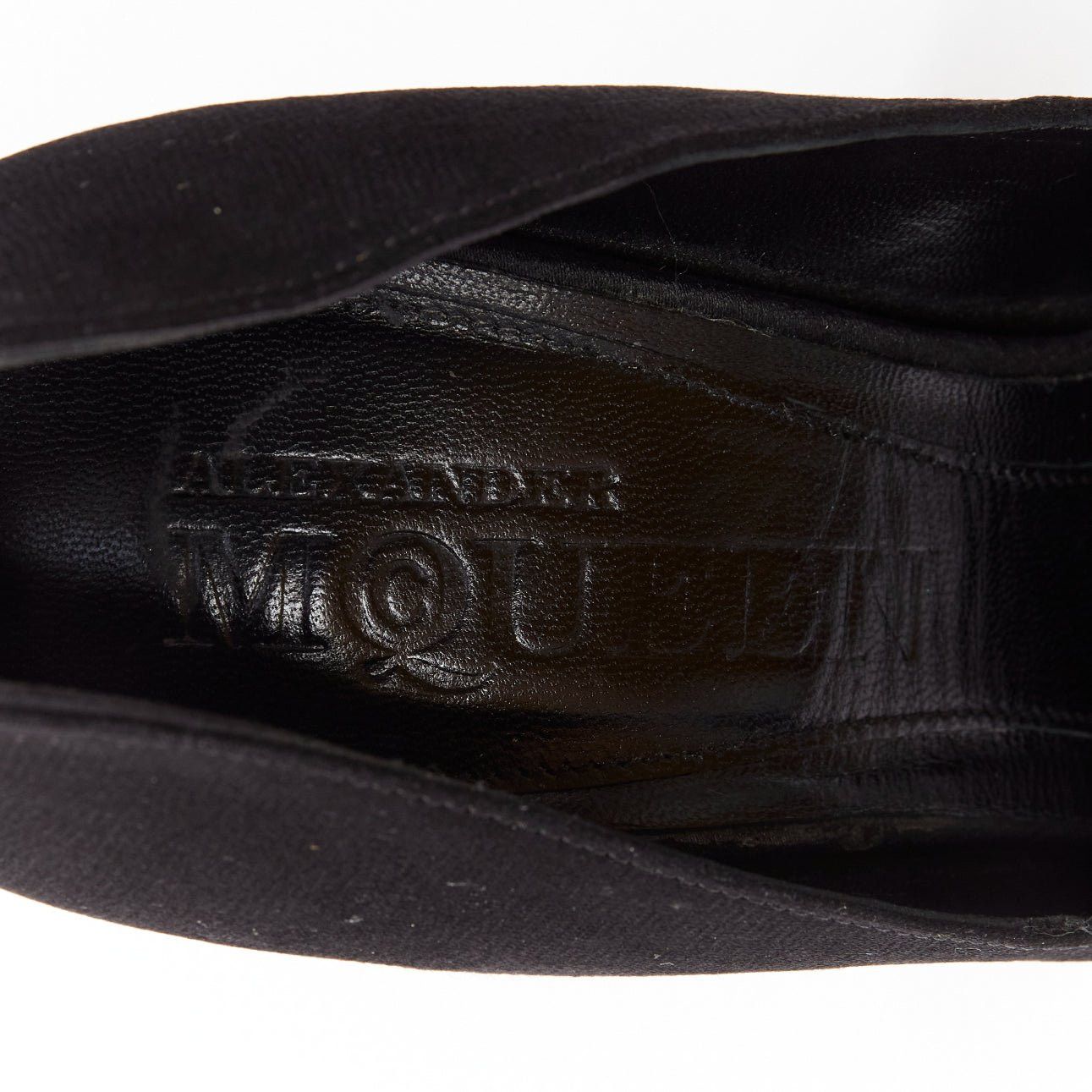 Alexander McQueen ALEXANDER MCQUEEN black satin clear lucite dagger peep toe heel EU37 Size US 7 / IT 37 - 9 Thumbnail