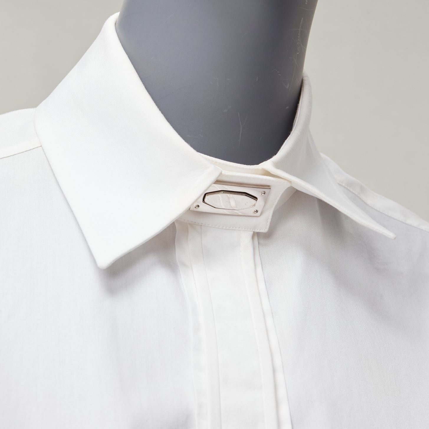Givenchy GIVENCHY Riccardo Tisci silver metal button collar white cotton shirt FR40 L Size M / US 6-8 / IT 42-44 - 2 Thumbnail