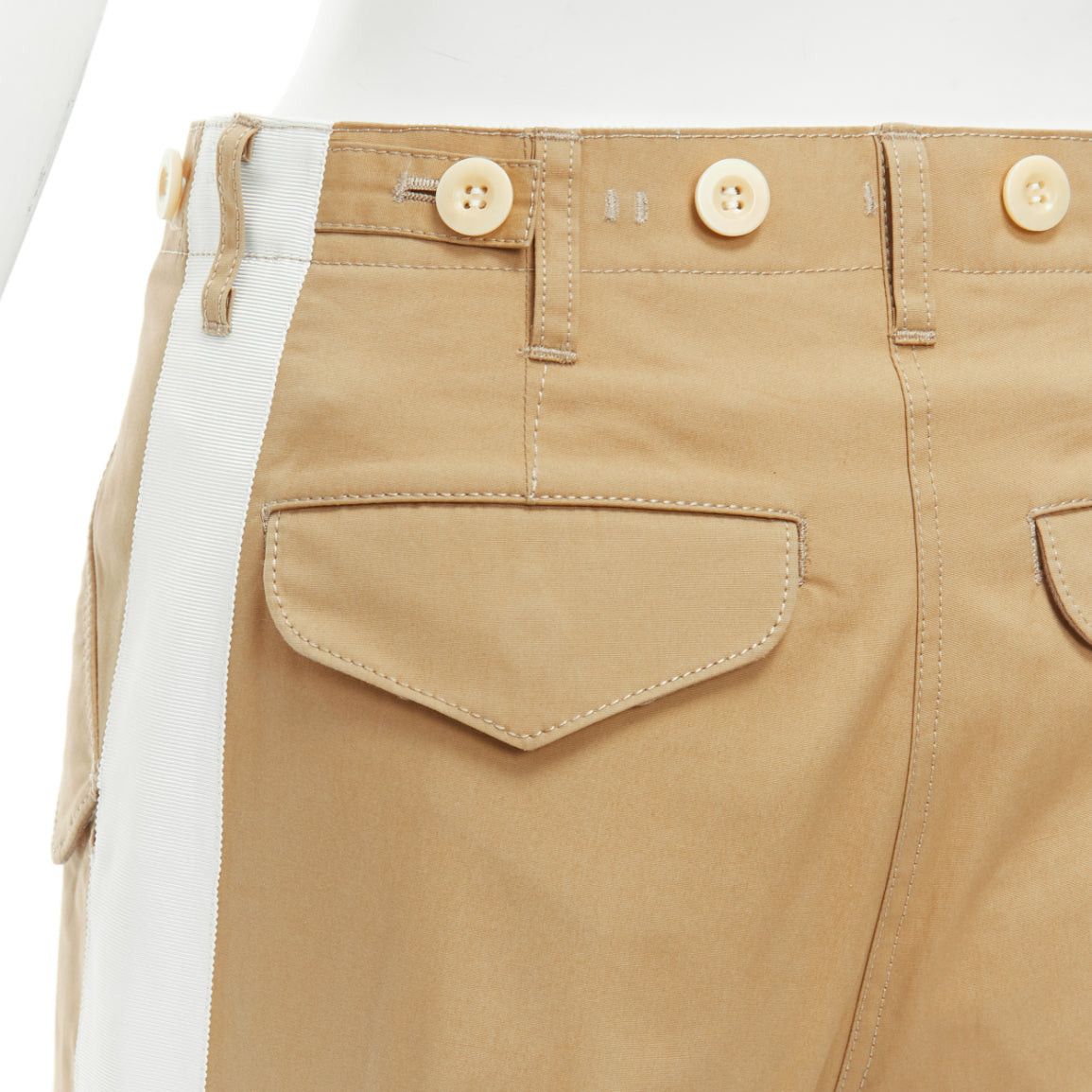 Sacai SACAI LUCK beige off white button embellished waistband wide cargo pants Size 28" / US 6 / IT 42 - 2 Thumbnail