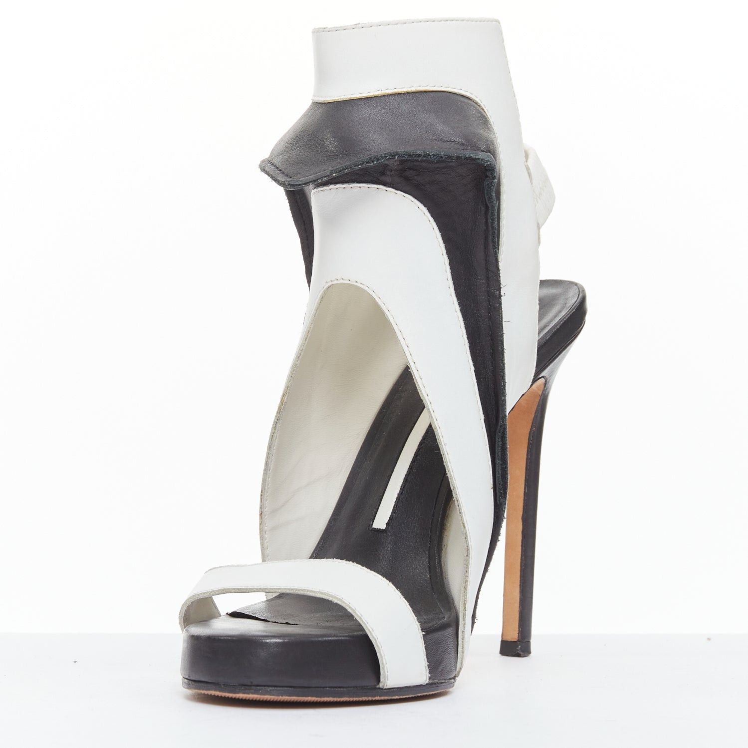 Other CAMILLA SKOVGAARD 2013 black white ridged high top cut out sandals EU37 Size US 7 / IT 37 - 4 Thumbnail