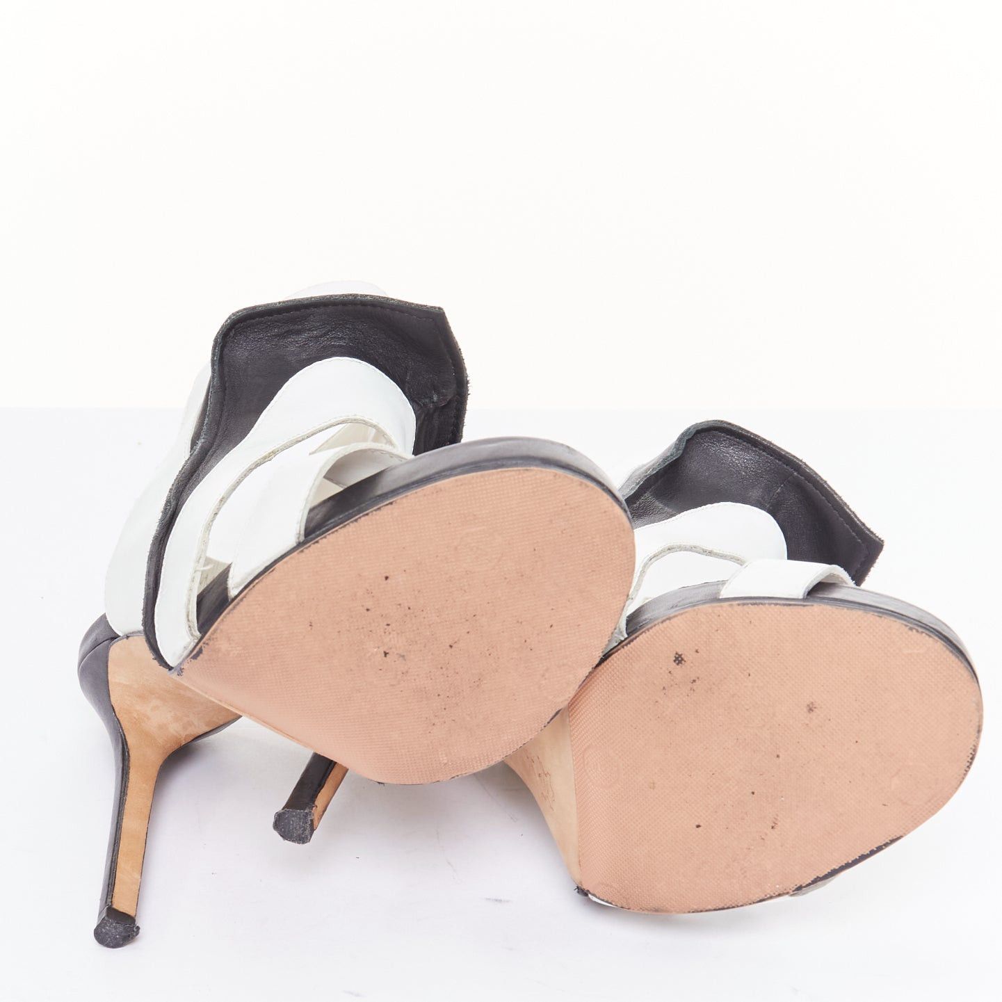 Other CAMILLA SKOVGAARD 2013 black white ridged high top cut out sandals EU37 Size US 7 / IT 37 - 11 Thumbnail