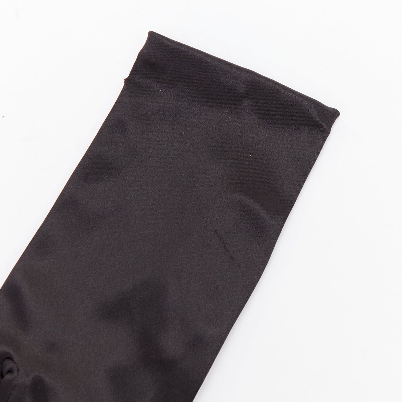 Giorgio Armani GIORGIO ARMANI black satin classic short evening gloves Size ONE SIZE - 4 Thumbnail