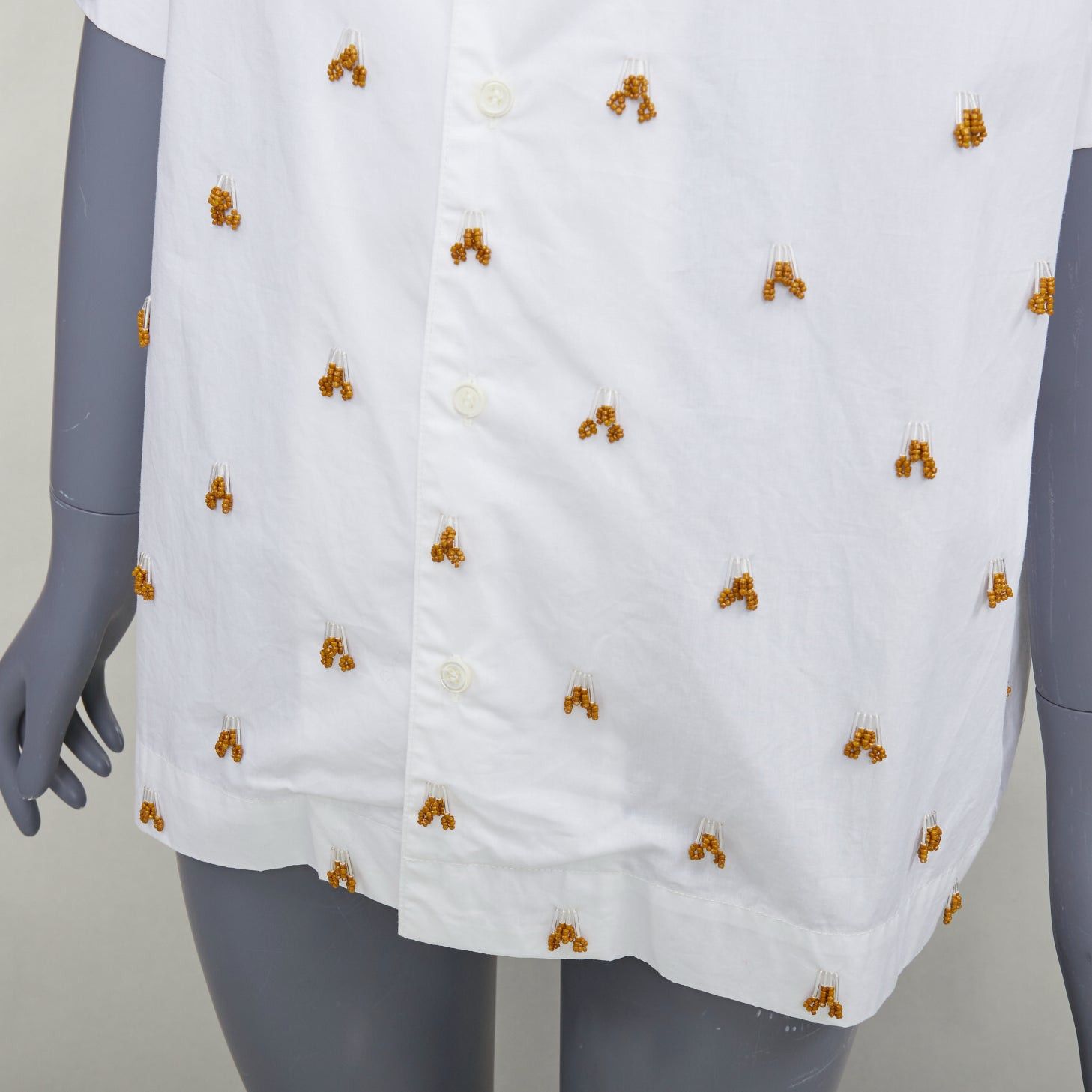 Jacquemus JACQUEMUS 2021 L'amour La Chemise Ble white cotton glass embellished shirt FR34 XS Size XS / US 0-2 / IT 36-38 - 7 Thumbnail