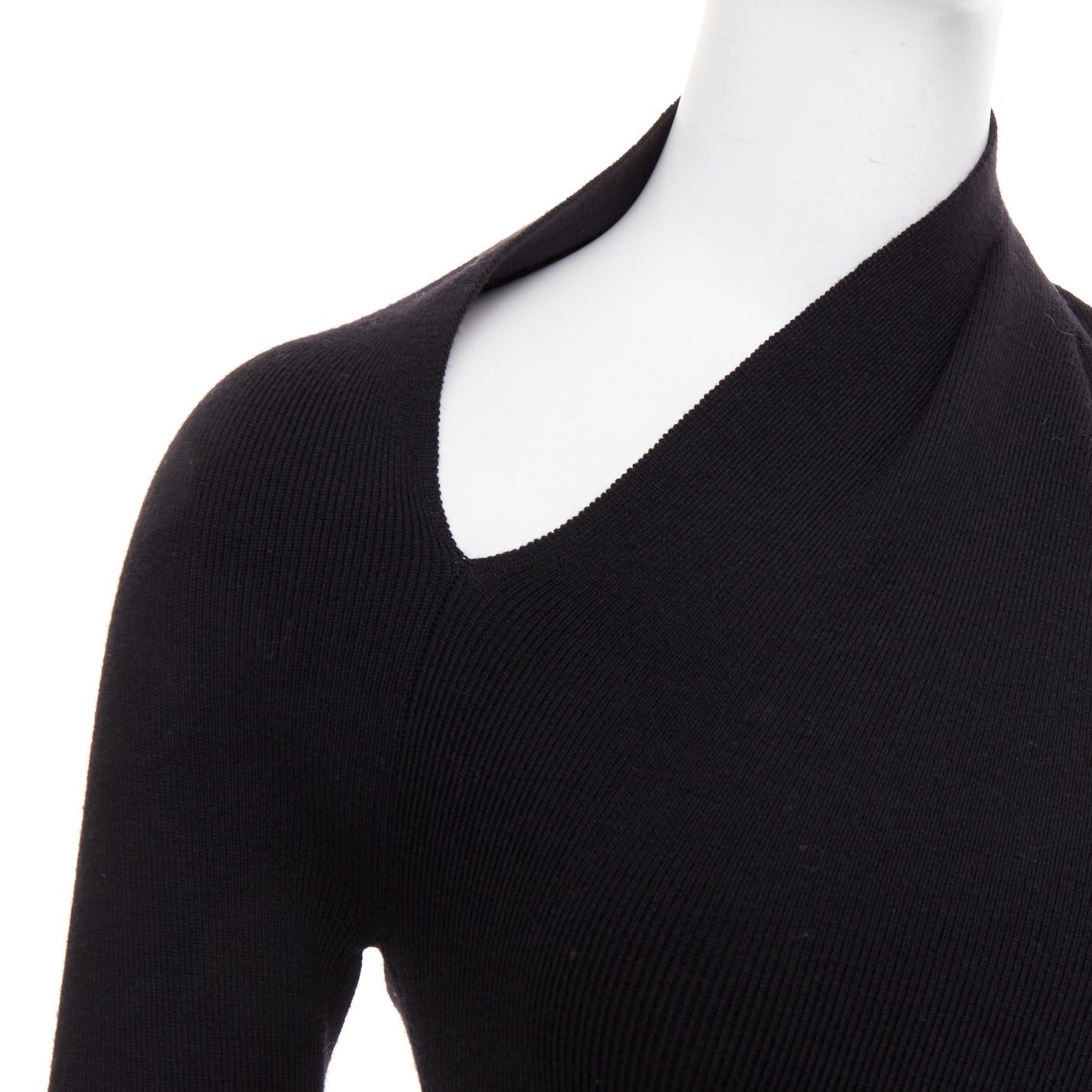 MONSE MONSE black extrafine merino wool cut out cold shoulder sweater XS Size S / US 4 / IT 40 - 7 Thumbnail