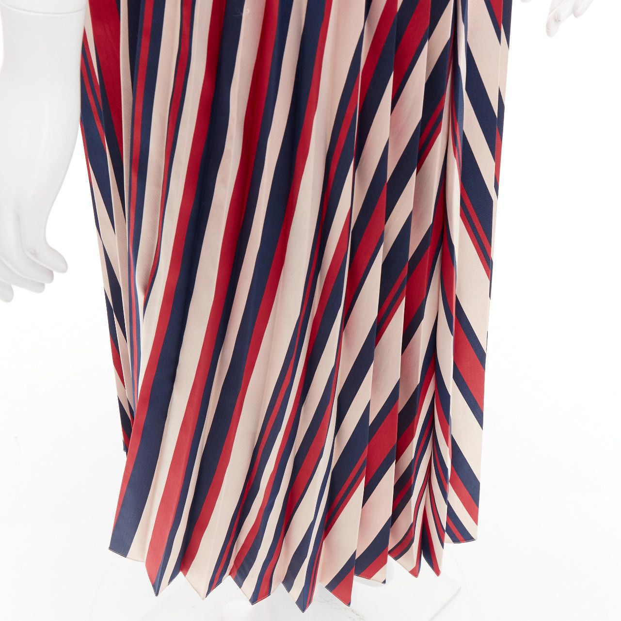 Other TOME beige red navy chevron print pleated V neck black trim midi dress S Size S / US 4 / IT 40 - 7 Thumbnail
