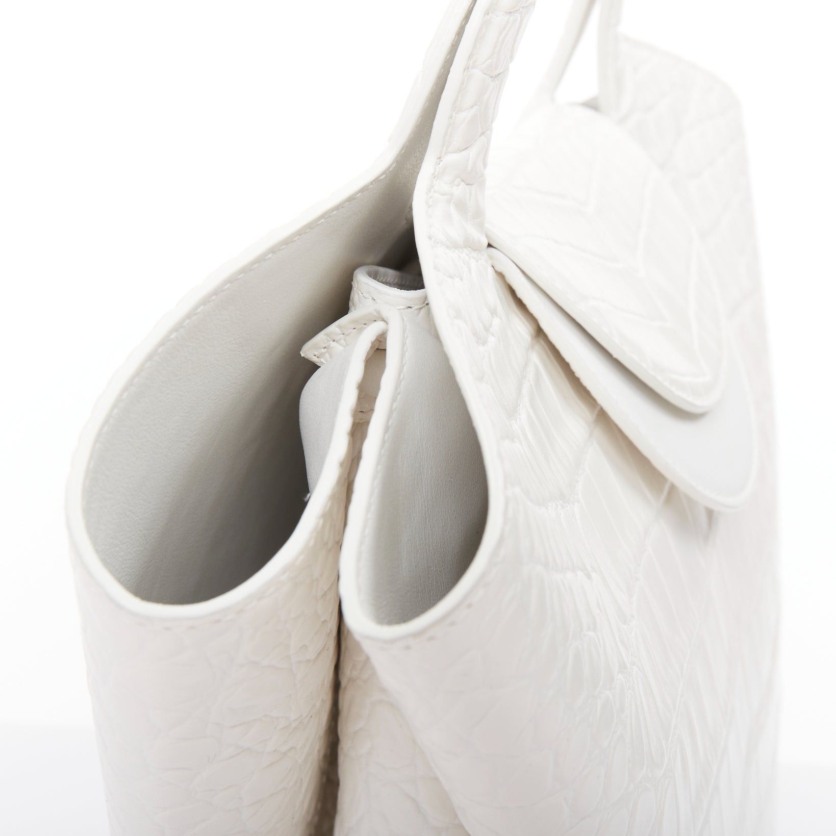 Bottega Veneta BOTTEGA VENETA white embossed scaled leather top handle tote bag Size ONE SIZE - 8 Thumbnail