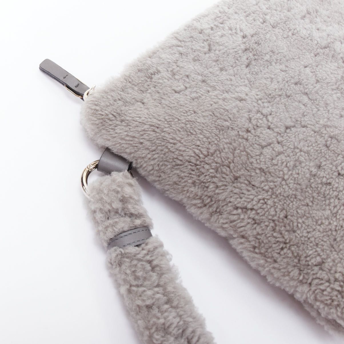 Ermenegildo Zegna ERMENEGILDO ZEGNA grey lambskin shearling wrist strap zip clutch bag Size ONE SIZE - 6 Thumbnail