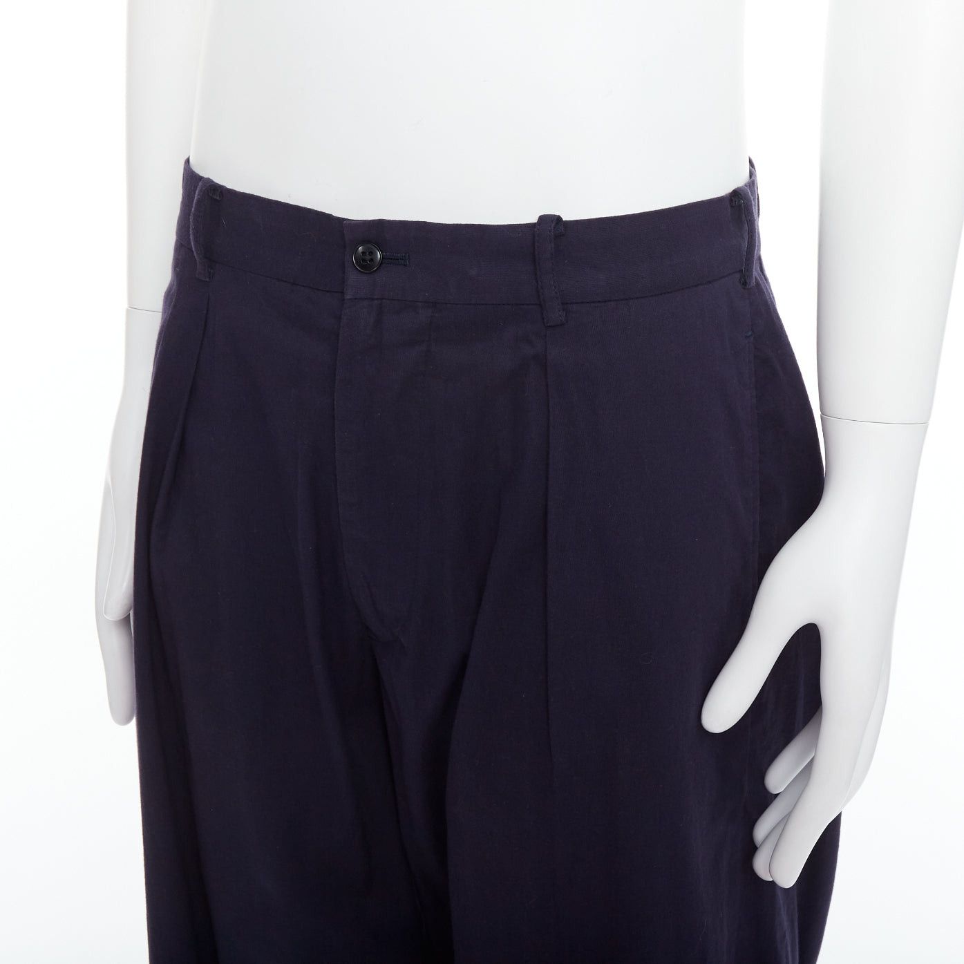 Yohji Yamamoto YOHJI YAMAMOTO navy 100% cotton pleated front tapered pants JP4 XL Size US 29 - 2 Thumbnail