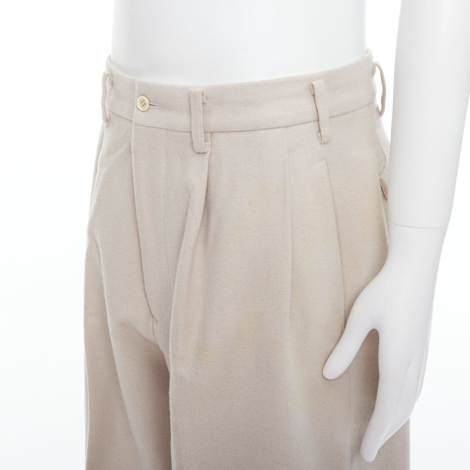 Yohji Yamamoto YOHJI YAMAMOTO light beige wool blend tapered 3D pleated pants L Size US 29 - 2 Thumbnail