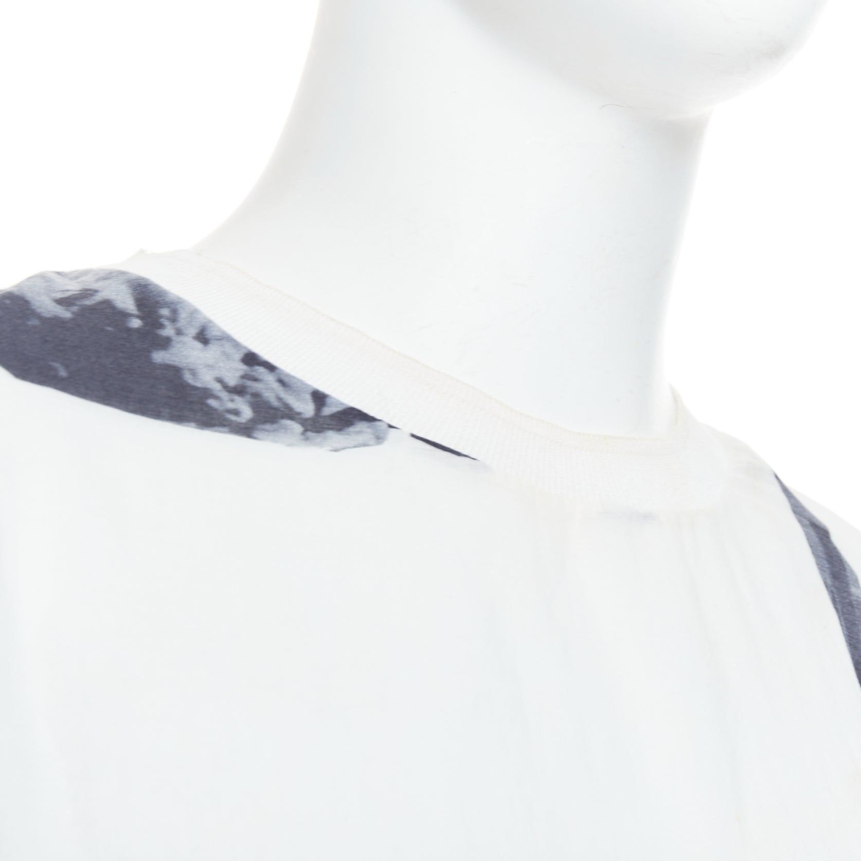 Bless BLESS BERLIN N31 white grey abstract portrait print boxy top S Size US S / EU 44-46 / 1 - 7 Thumbnail