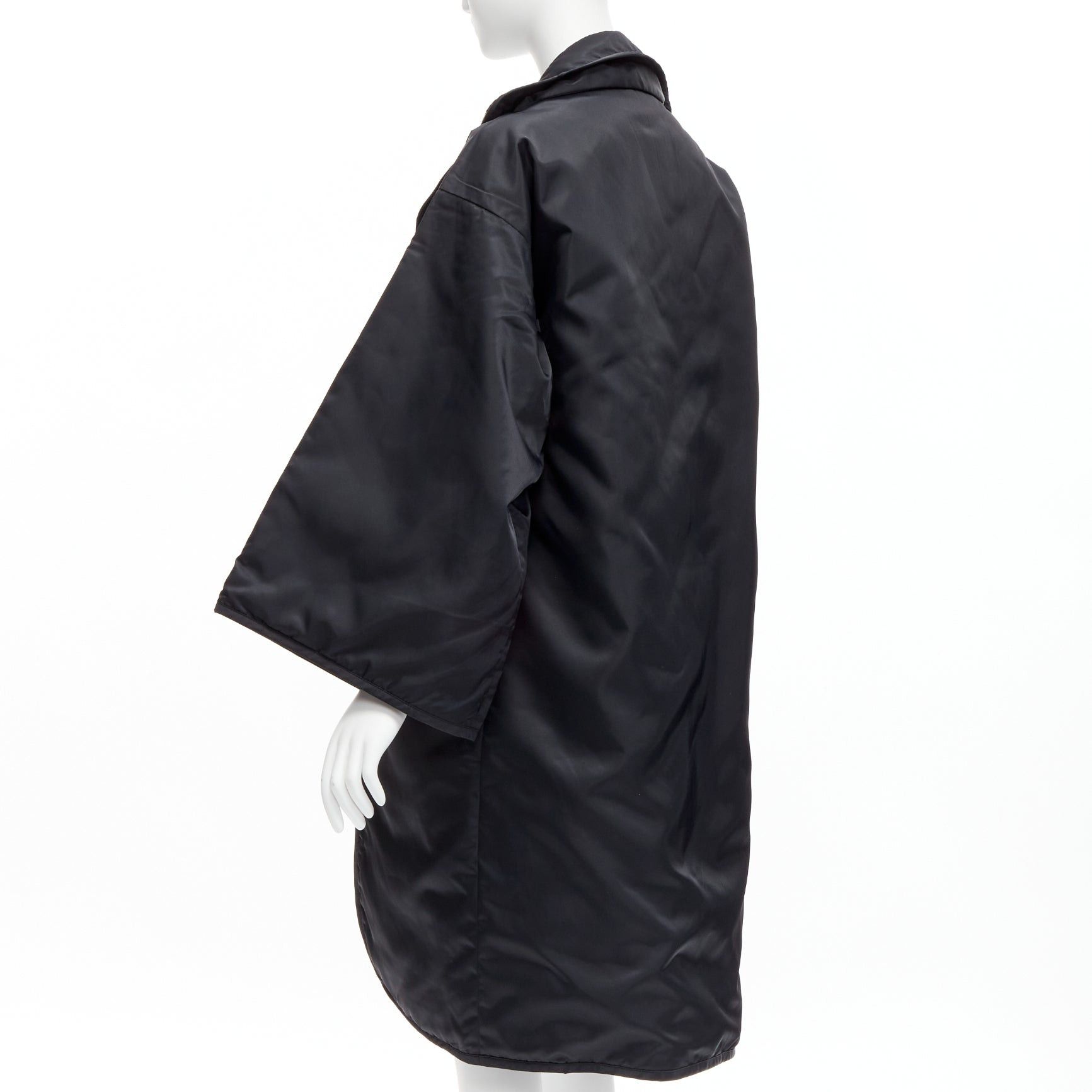 Yohji Yamamoto YOHJI YAMAMOTO Vintage black armhole cutout padded kimono overcoat S Size S / US 4 / IT 40 - 2 Thumbnail