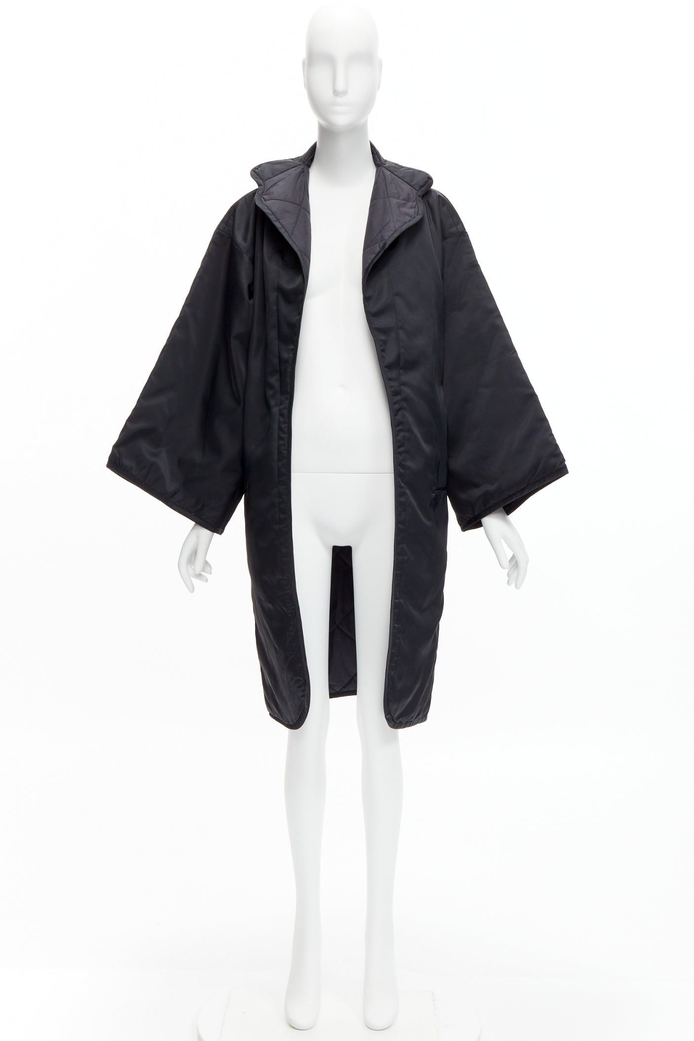Yohji Yamamoto YOHJI YAMAMOTO Vintage black armhole cutout padded kimono overcoat S Size S / US 4 / IT 40 - 10 Thumbnail