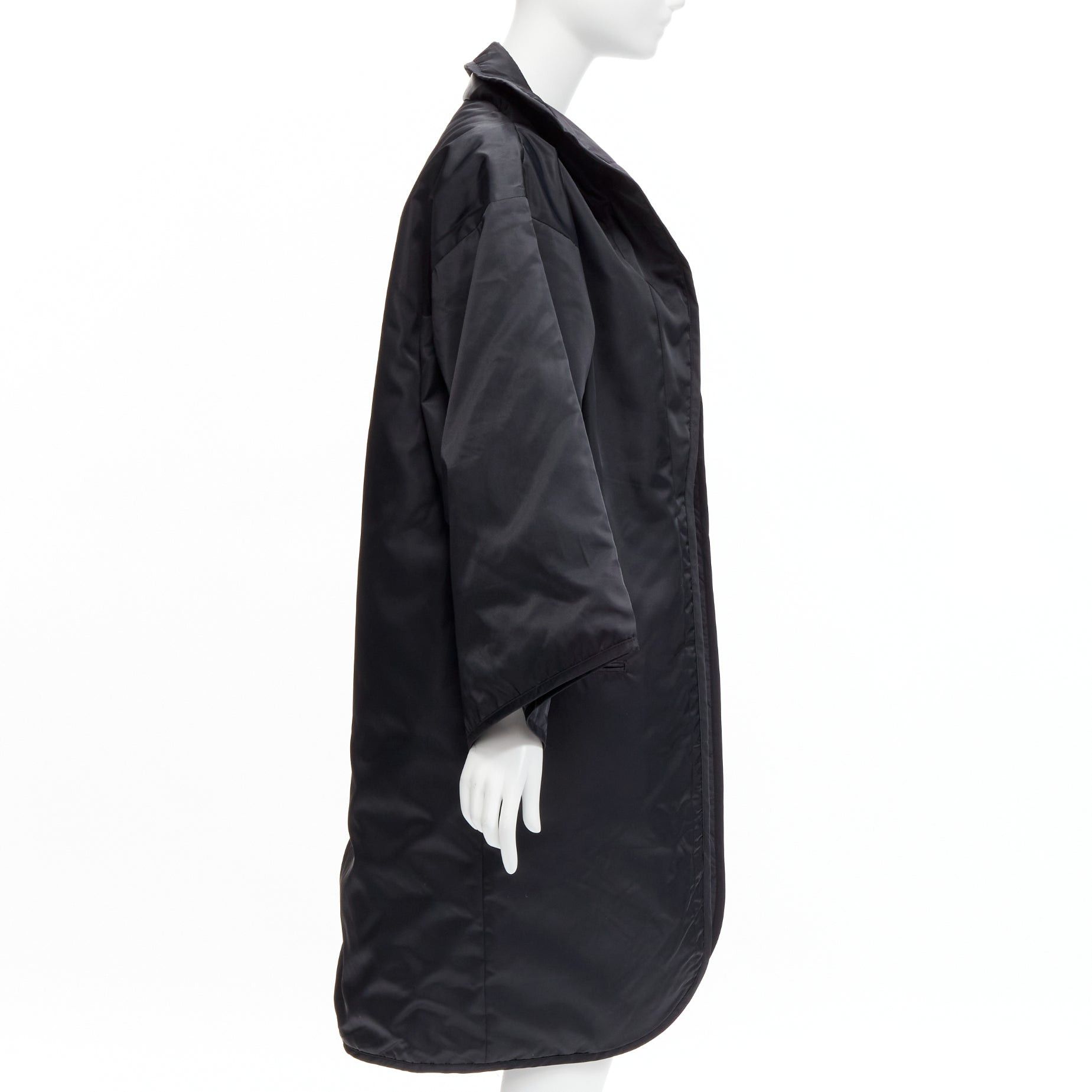 Yohji Yamamoto YOHJI YAMAMOTO Vintage black armhole cutout padded kimono overcoat S Size S / US 4 / IT 40 - 4 Thumbnail