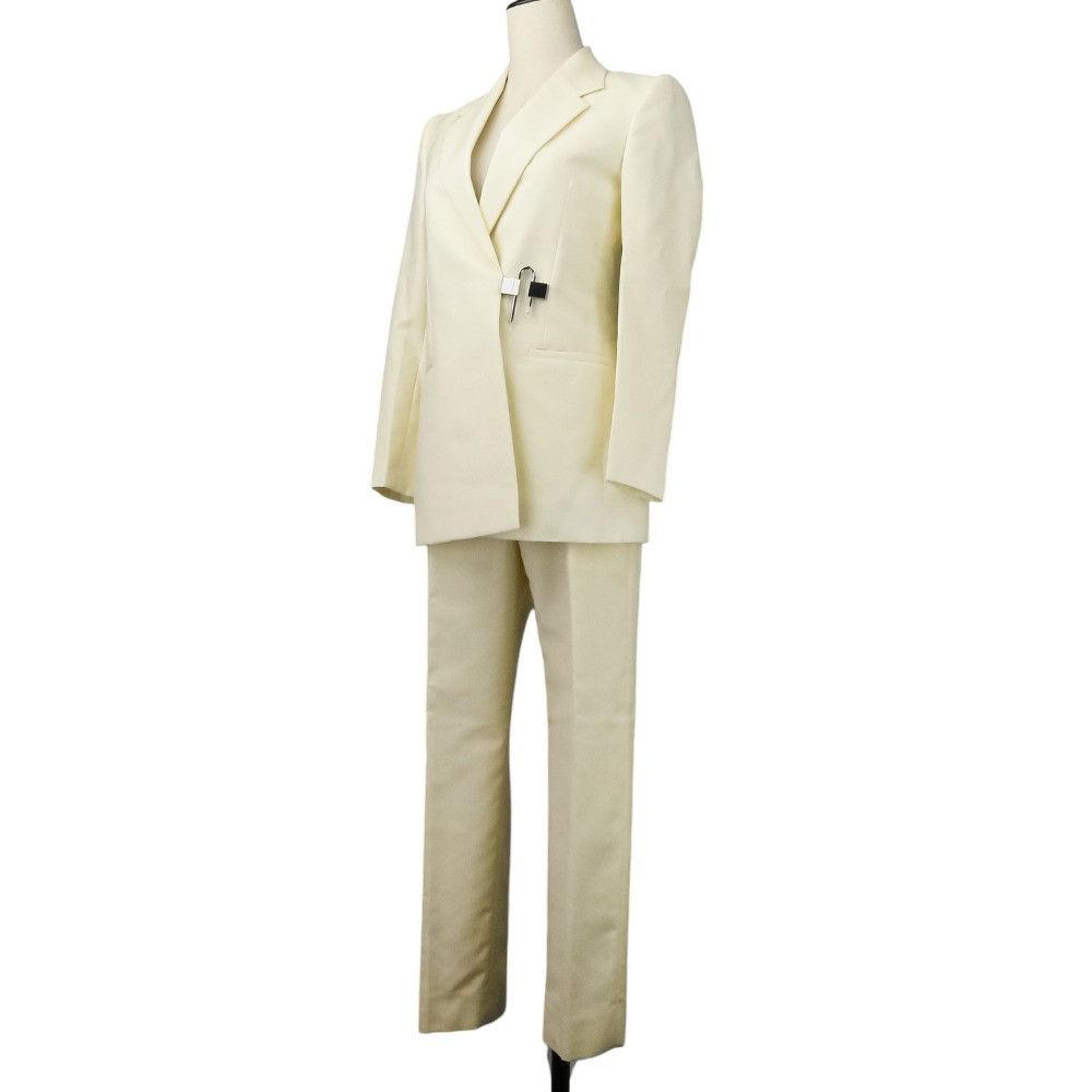 Givenchy Givenchy Givenchy U-lock Suit Set Others Suits DUTY FREE for USA Size ONE SIZE - 2 Thumbnail