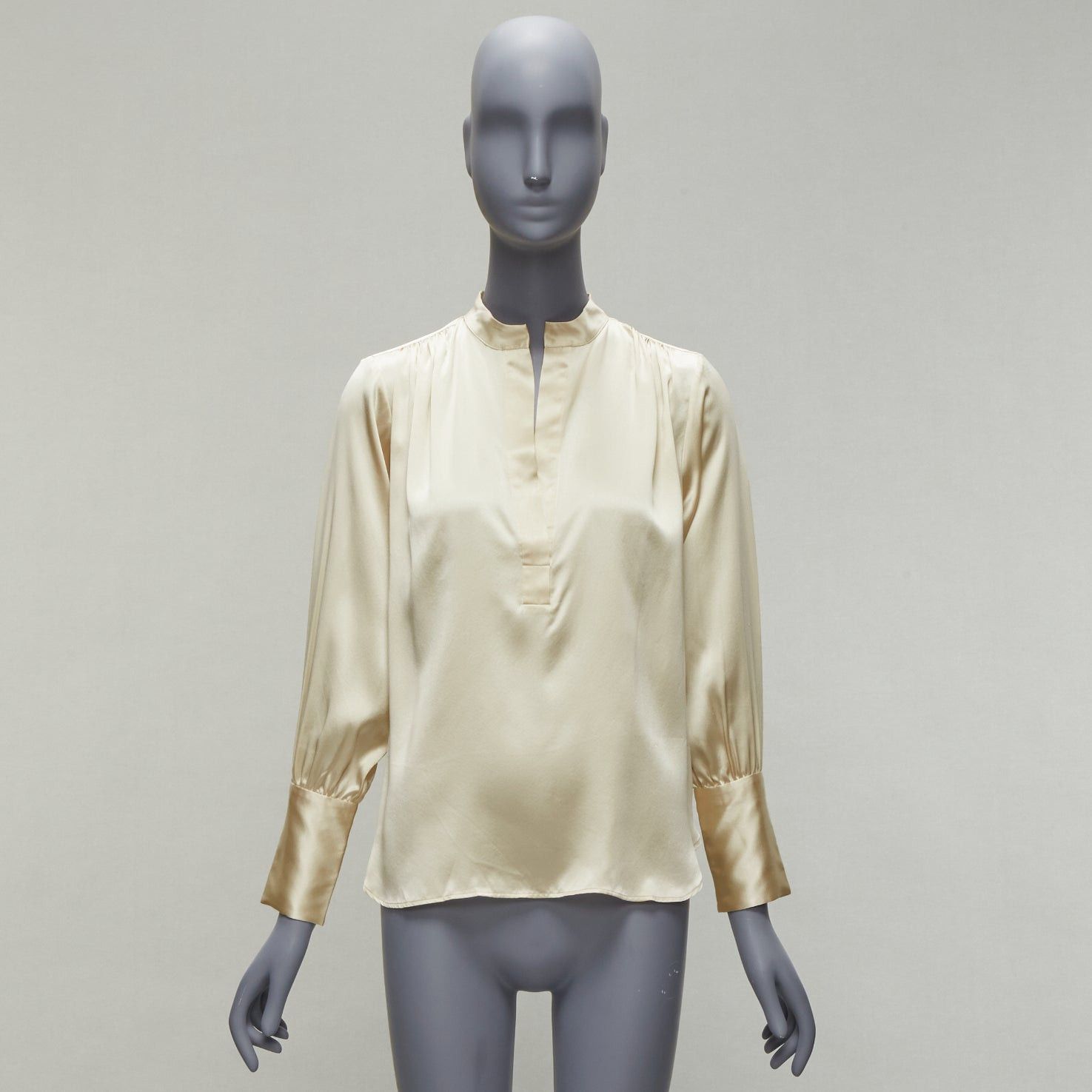Nili Lotan NILI LOTAN 100% silk champagne pleated shoulder seam V neck popover blouse XS Size S / US 4 / IT 40 - 9 Thumbnail