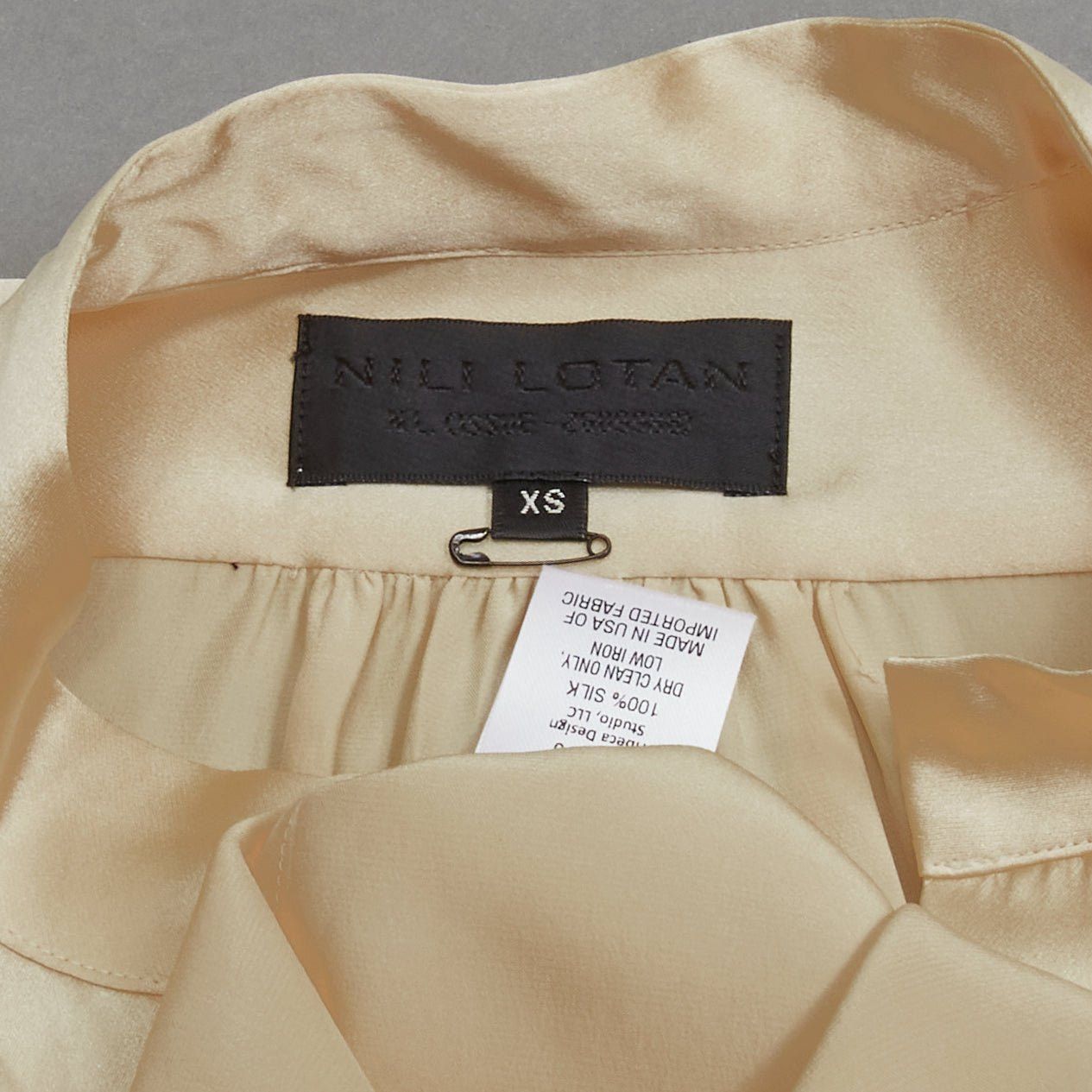 Nili Lotan NILI LOTAN 100% silk champagne pleated shoulder seam V neck popover blouse XS Size S / US 4 / IT 40 - 8 Thumbnail