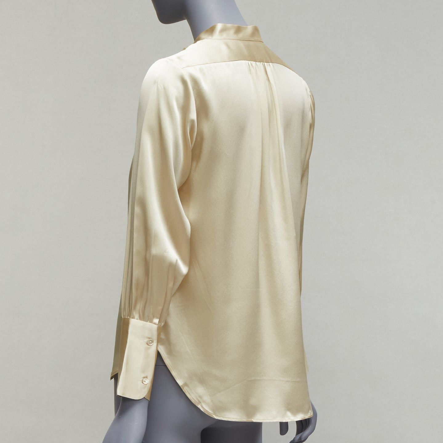 Nili Lotan NILI LOTAN 100% silk champagne pleated shoulder seam V neck popover blouse XS Size S / US 4 / IT 40 - 6 Thumbnail