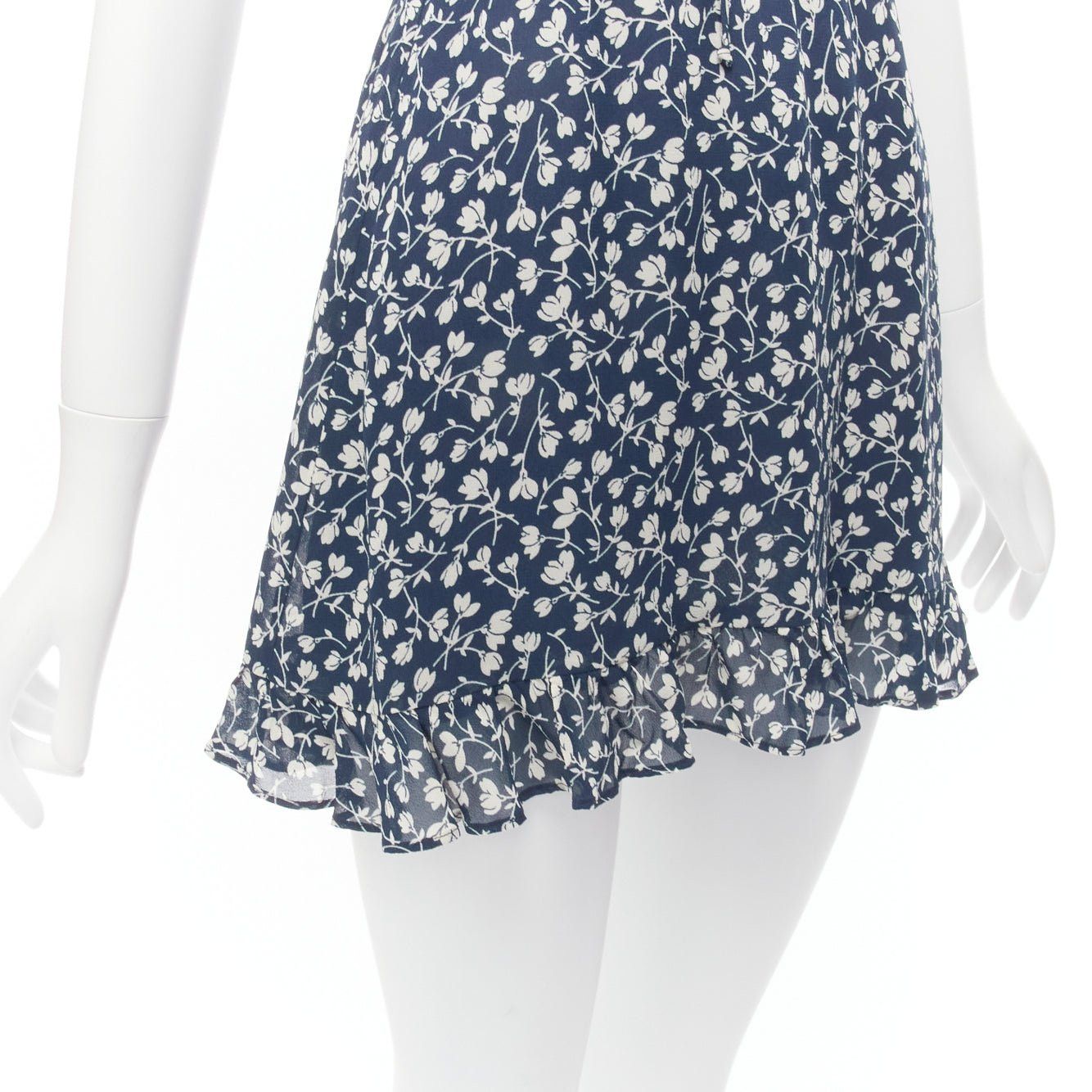 Reformation REFORMATION Elyse white navy floral print smocked bodice mini dress US2 S Size S / US 4 / IT 40 - 7 Thumbnail