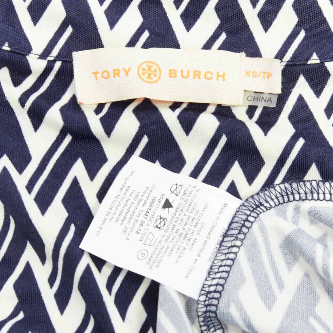 Tory Burch TORY BURCH navy cream T monogram print silk blend shirt XS Size S / US 4 / IT 40 - 8 Thumbnail