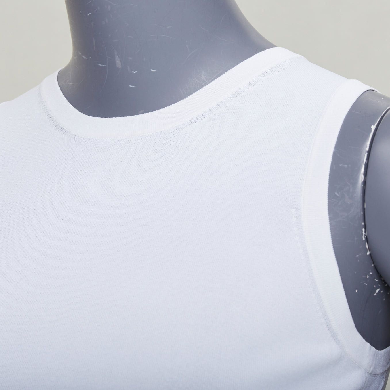 Alaia ALAIA white viscose blend sleeveless round neck ribbed hem crop vest FR36 S Size S / US 4 / IT 40 - 2 Thumbnail