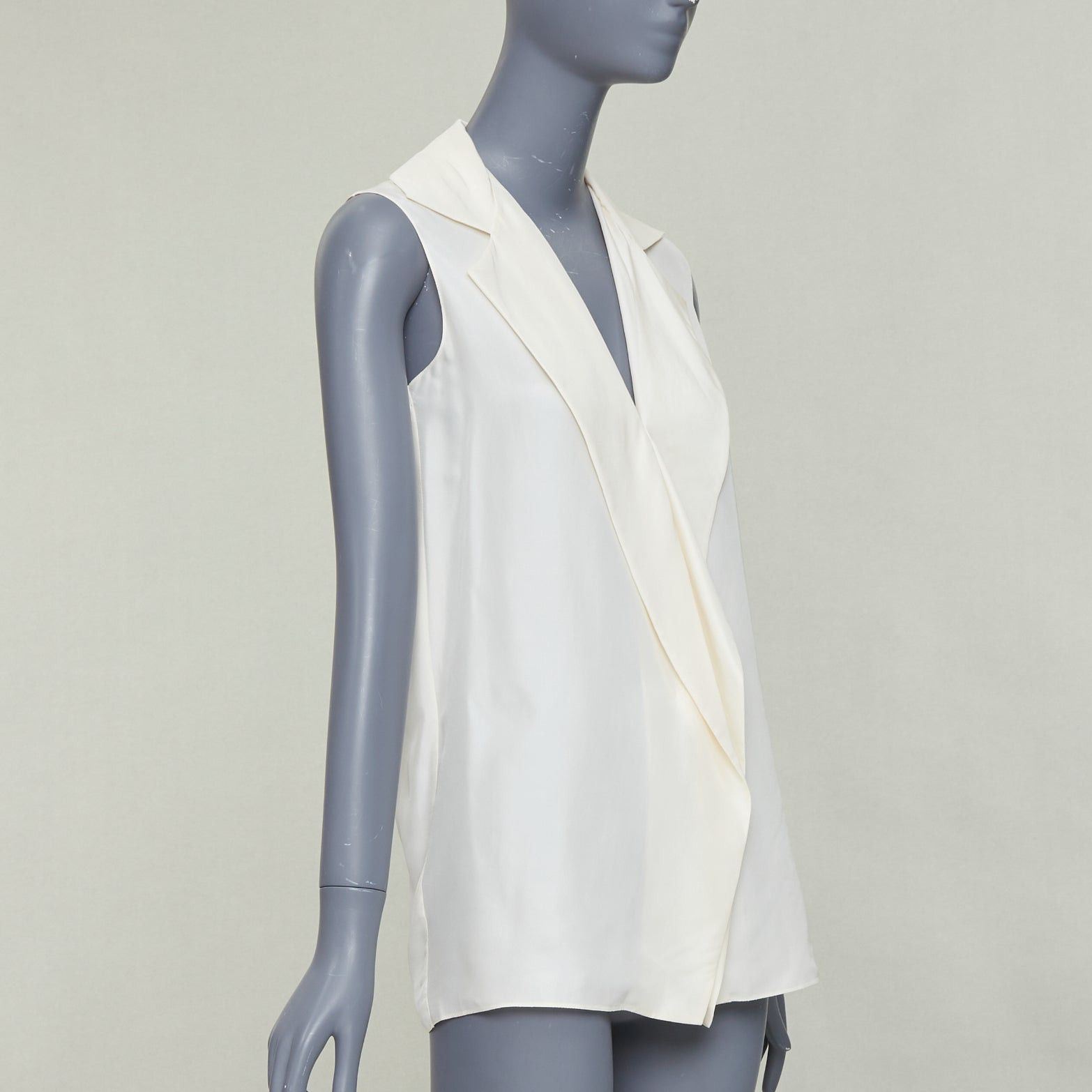 Lanvin LANVIN 2015 cream silk wide lapel plunge neck sleeveless blouse top FR34 XS Size XS / US 0-2 / IT 36-38 - 3 Thumbnail