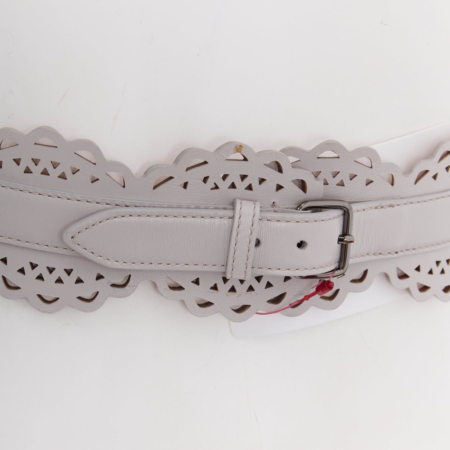 Alaia ALAIA light grey leather laser cut details silver buckle scallop belt 65cm Size ONE SIZE - 7 Thumbnail