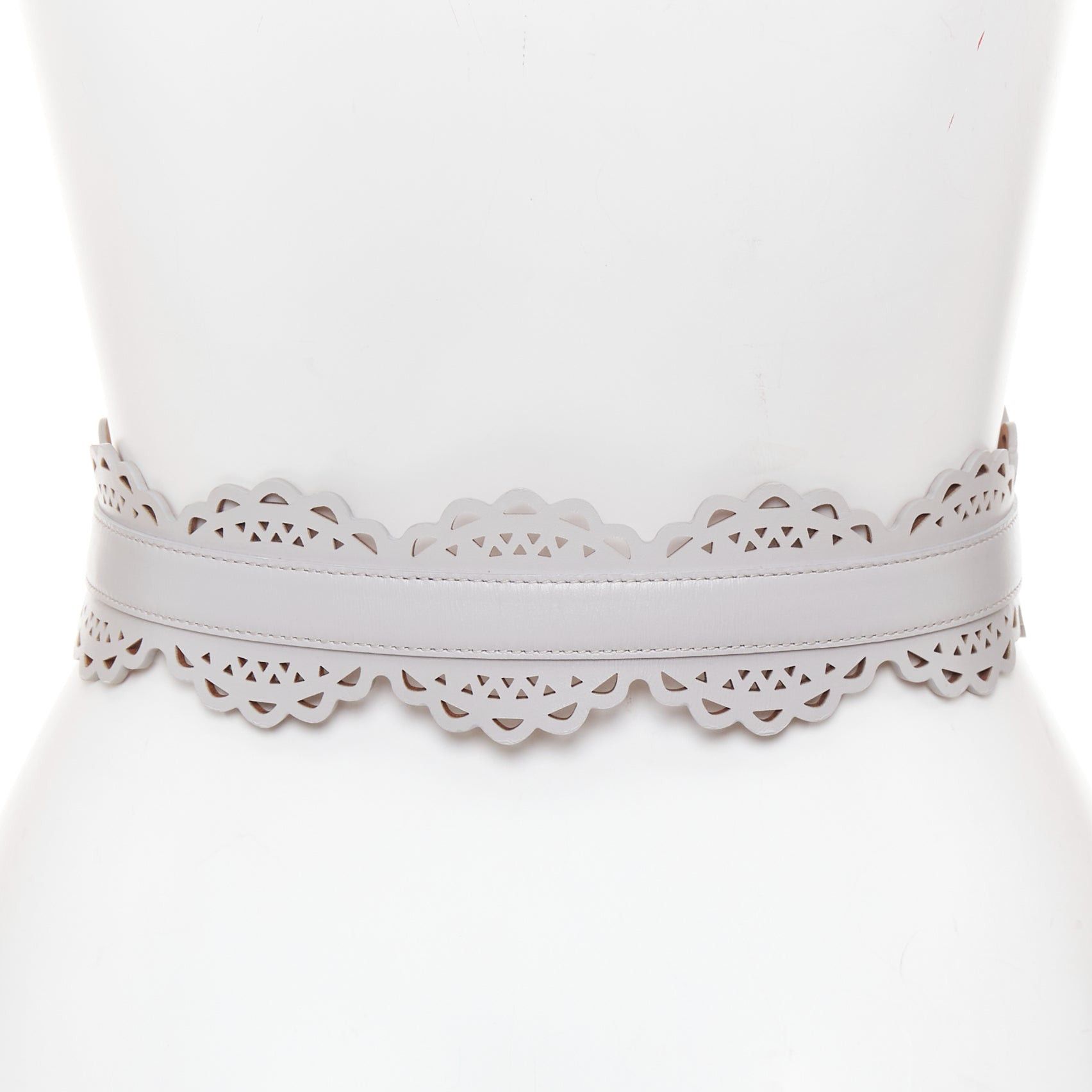 Alaia ALAIA light grey leather laser cut details silver buckle scallop belt 65cm Size ONE SIZE - 4 Thumbnail