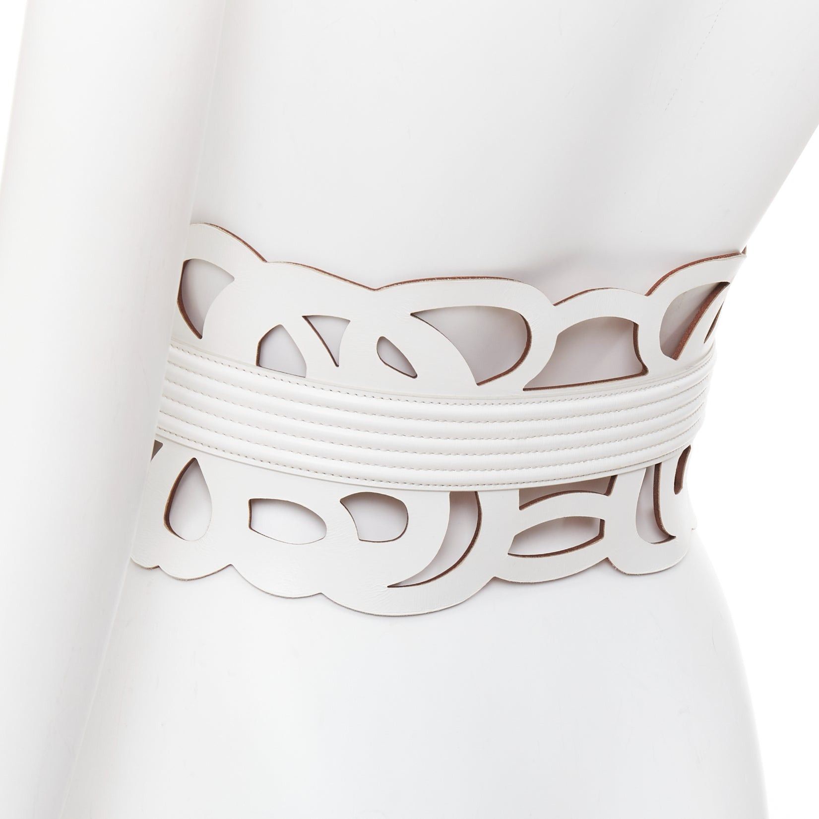 Alaia ALAIA white leather romantic swirl laser cut out corset wide belt 65cm Size ONE SIZE - 5 Thumbnail