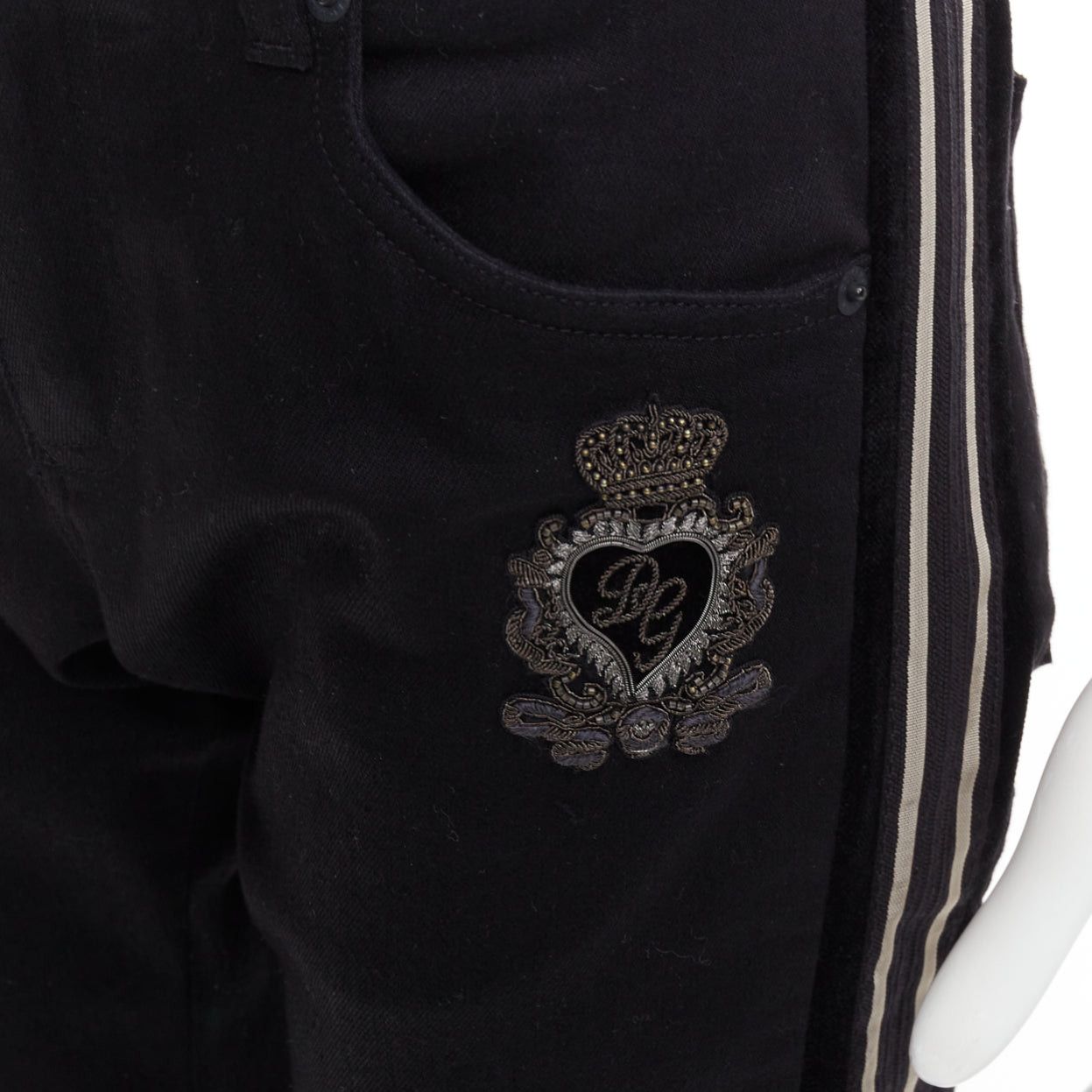 Dolce & Gabbana DOLCE GABBANA DENIM Skinny black heart logo embroidered cropped jeans Size US 30 / EU 46 - 2 Thumbnail